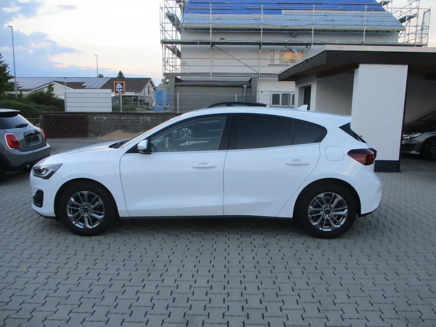 Ford Focus 1,0 Titanium NAVI KAMERA SPURH ACC SITZH Blanc - 1