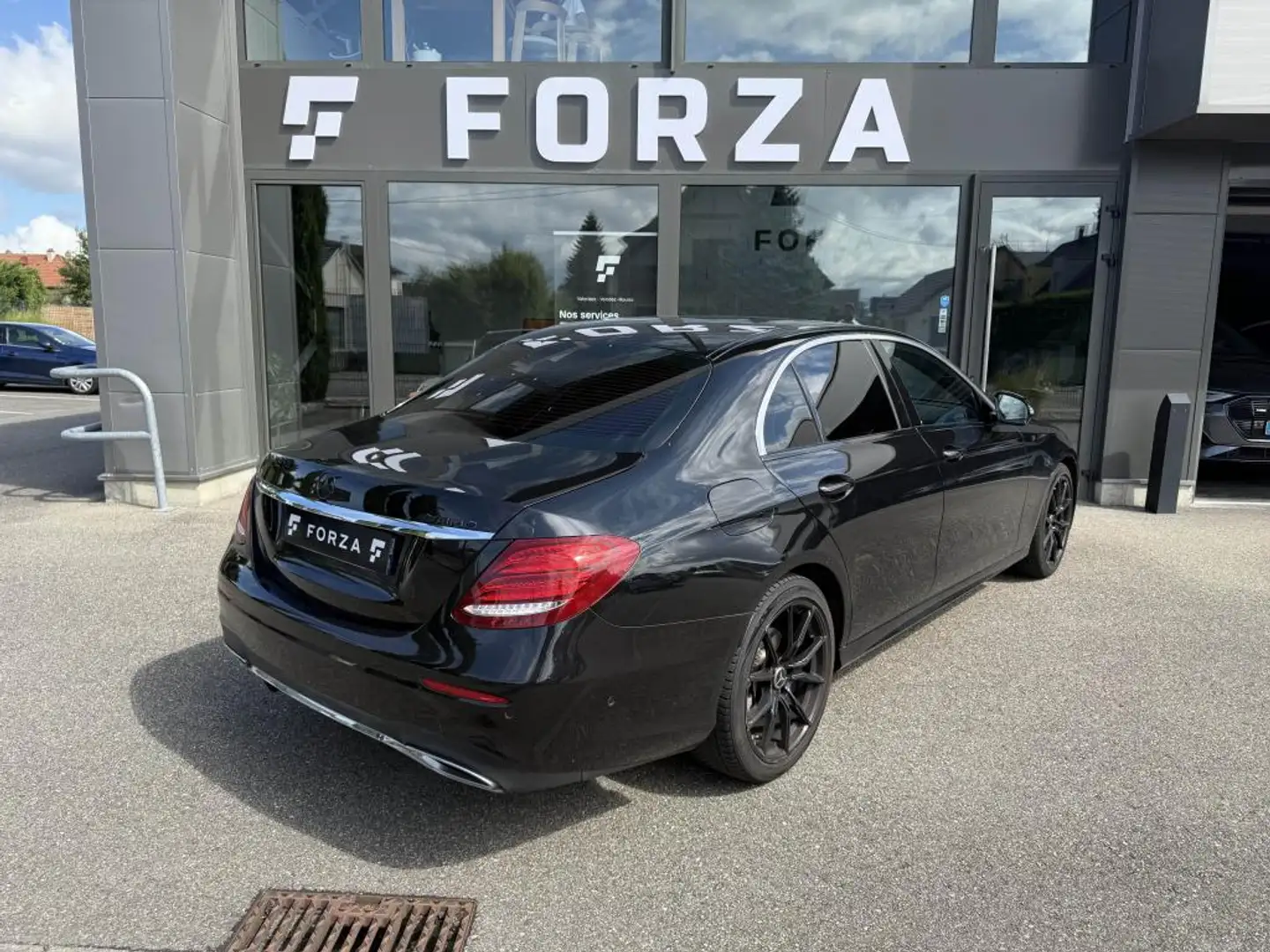 Mercedes-Benz E 220 E 220 d - BVA 9G-Tronic  BERLINE  Fascination Noir - 2