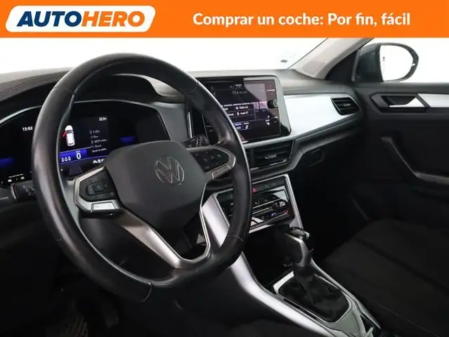 Volkswagen T-Roc view 12