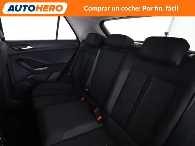 Volkswagen T-Roc view 15