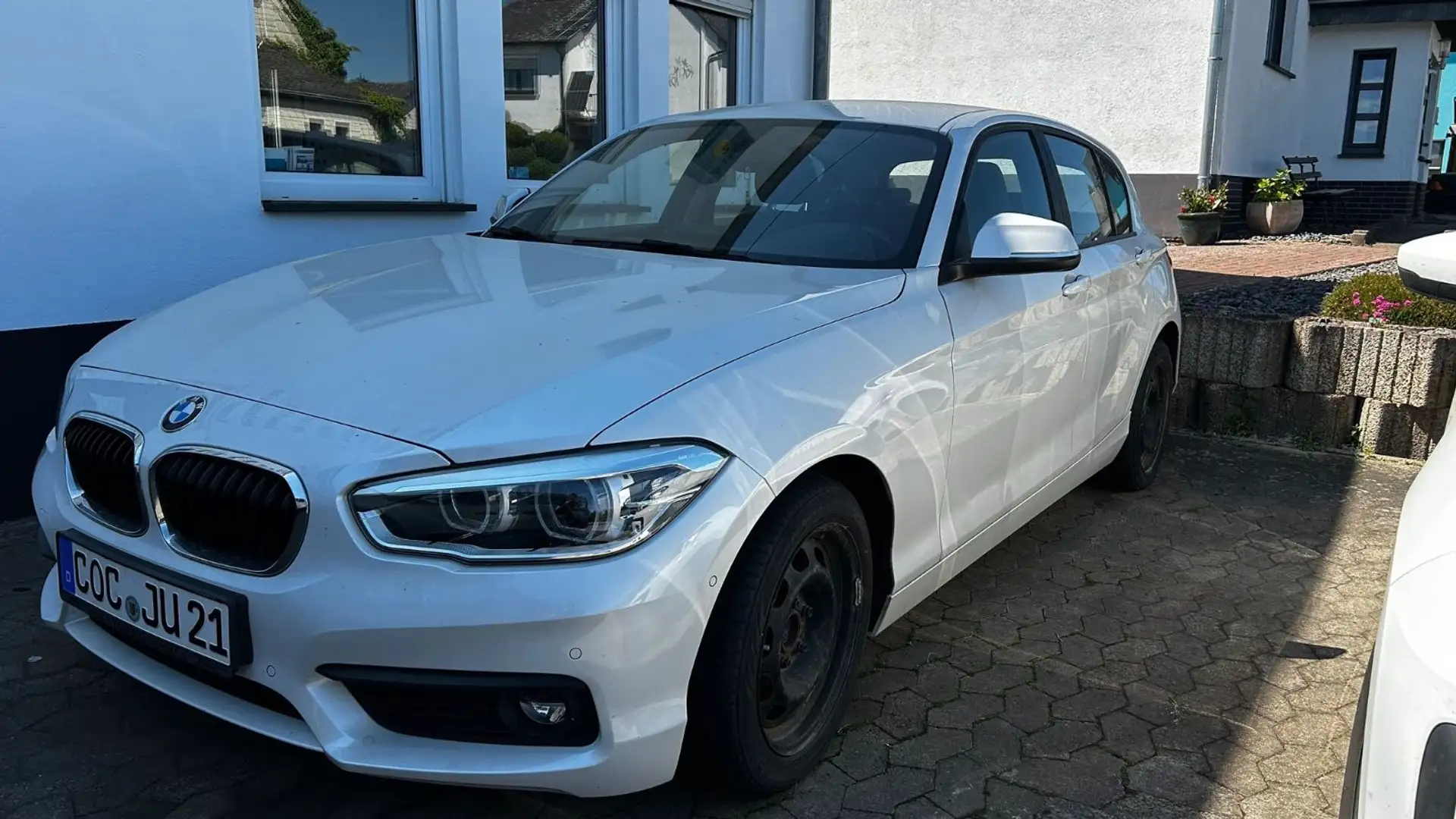 BMW 116 i Advantage 5Tür Blanc - 1