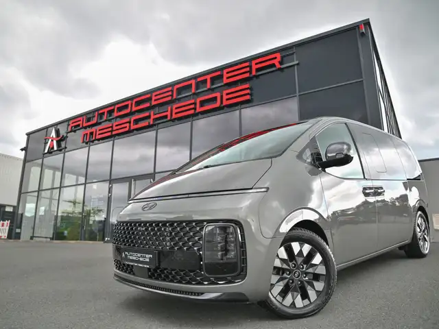 Hyundai STARIA Signature 2.2 CRDi 4WD Relax Sitze* Pano*