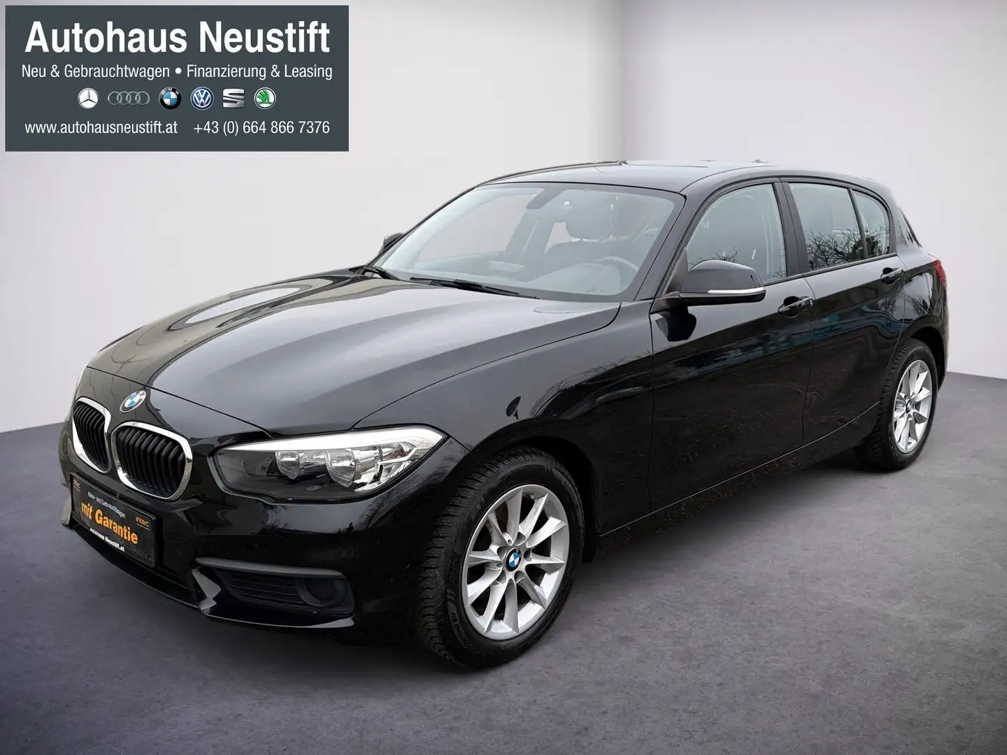 BMW 116 116 i Schwarz - 1