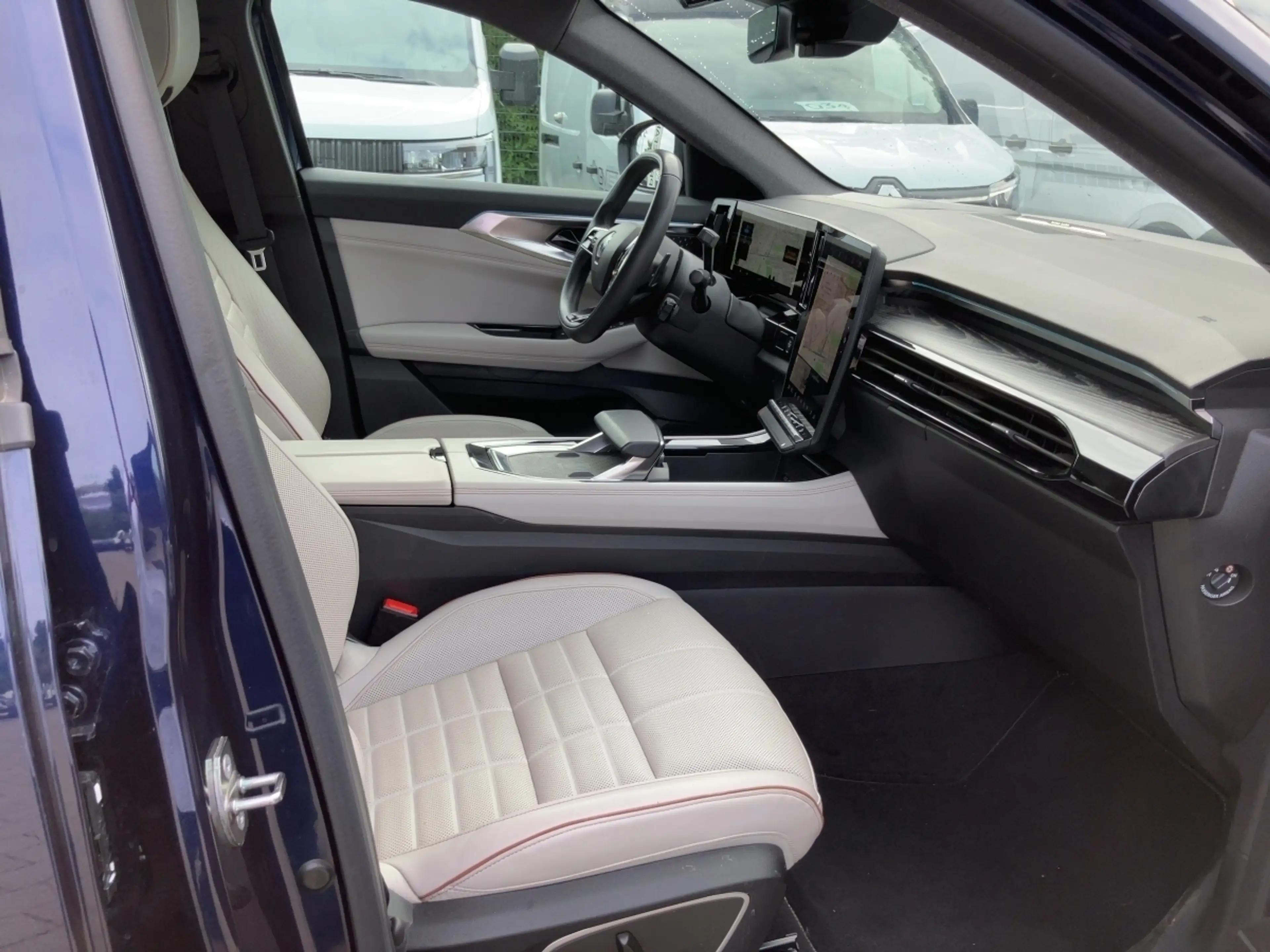 Renault Espace IV 1.2 E-TECH Hybrid 200 ICONIC 7-Sitzer — photo 9