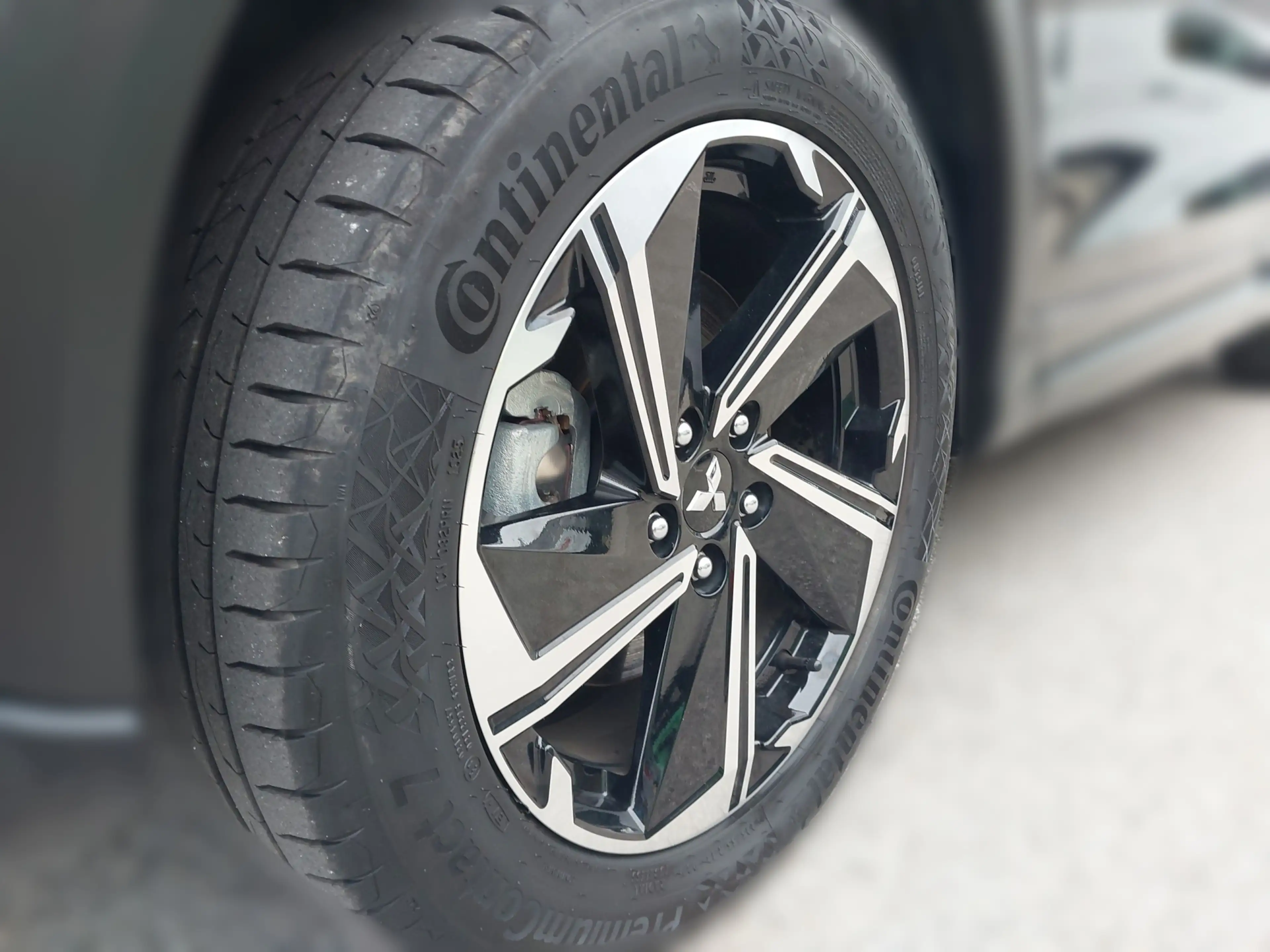 Mitsubishi Eclipse ECLIPSE Cross Diamonde 2,4 Mivec PHEV — photo 6