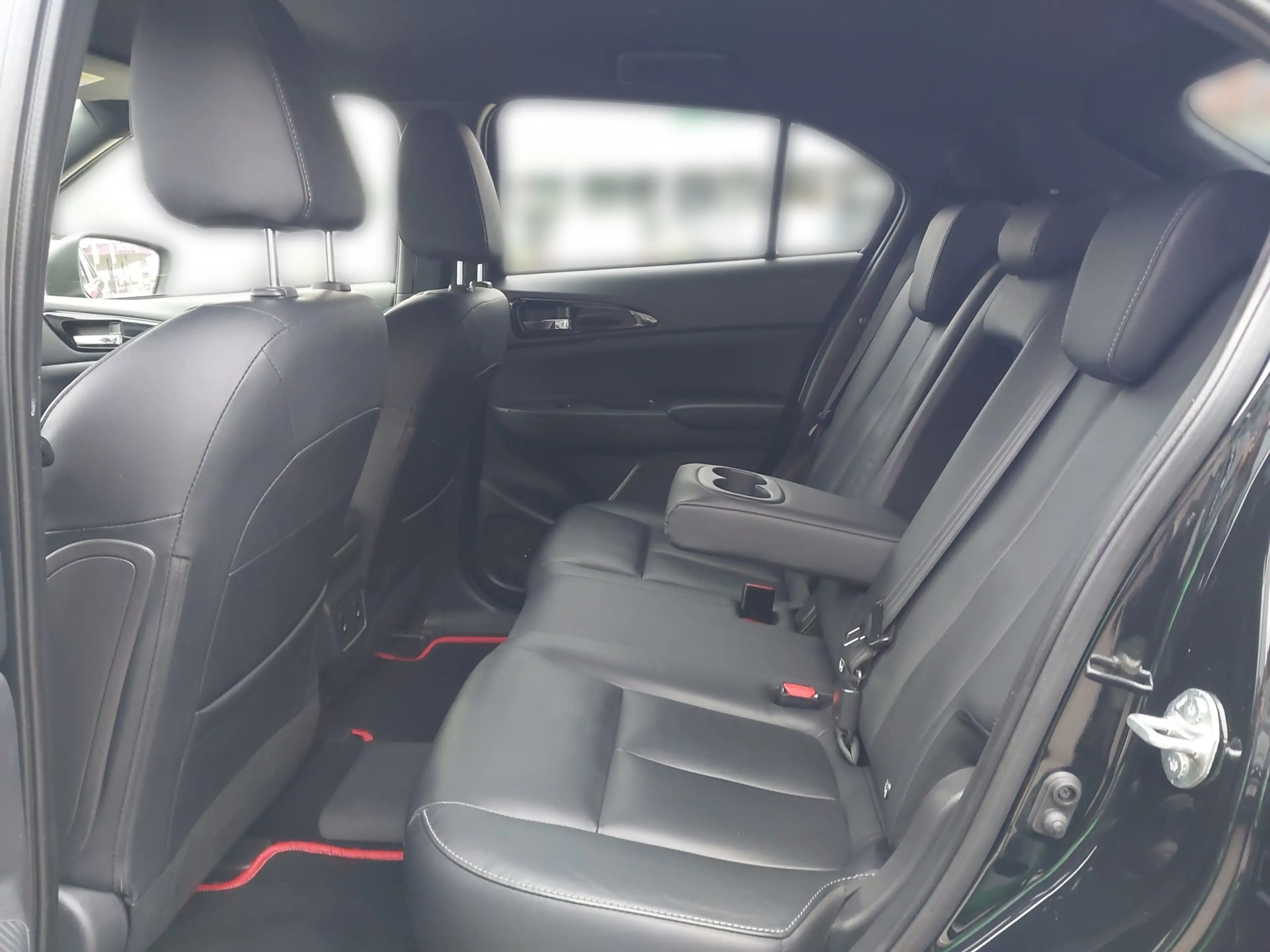Mitsubishi Eclipse ECLIPSE Cross Diamonde 2,4 Mivec PHEV — photo 10