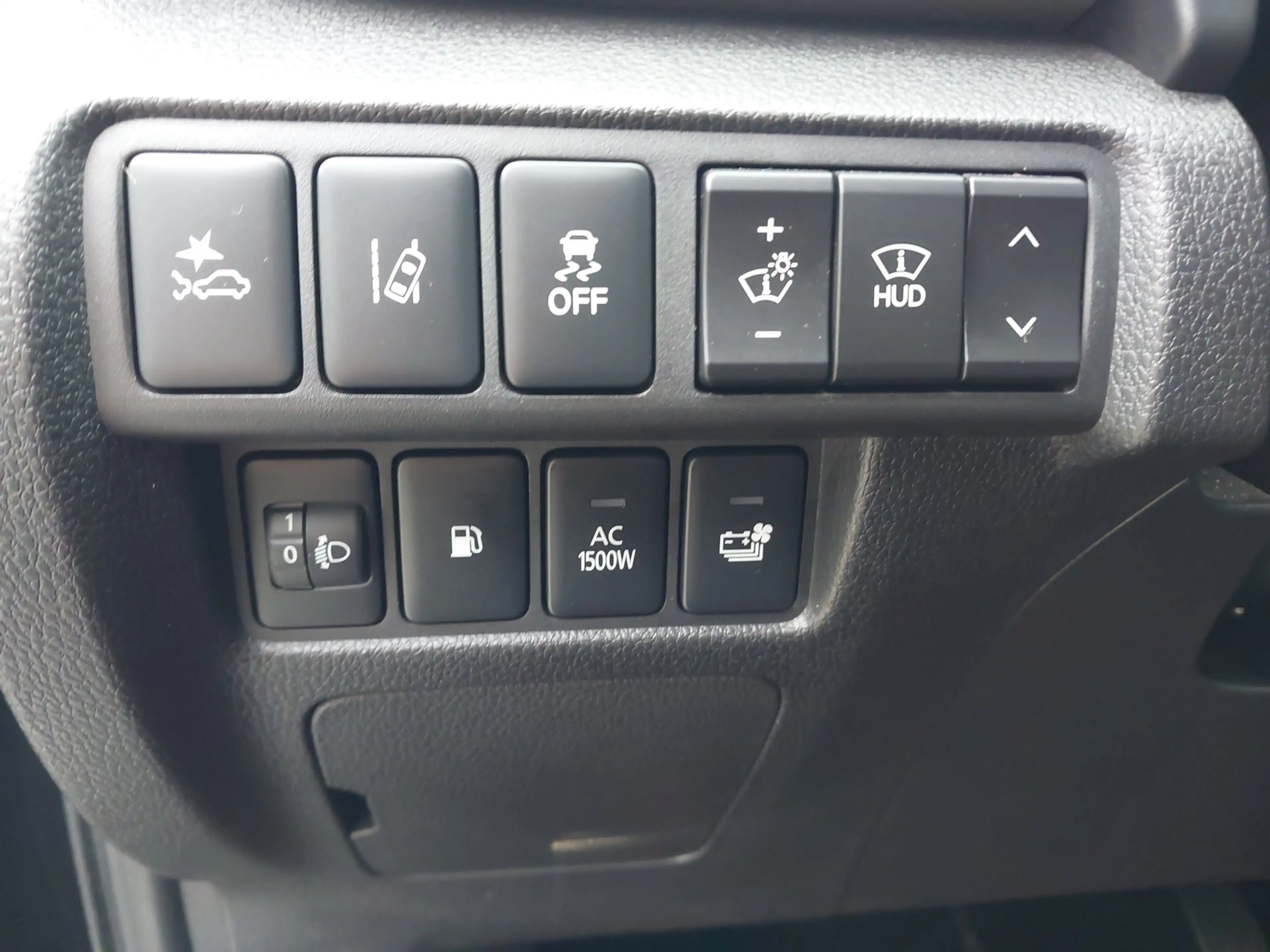 Mitsubishi Eclipse ECLIPSE Cross Diamonde 2,4 Mivec PHEV — photo 13