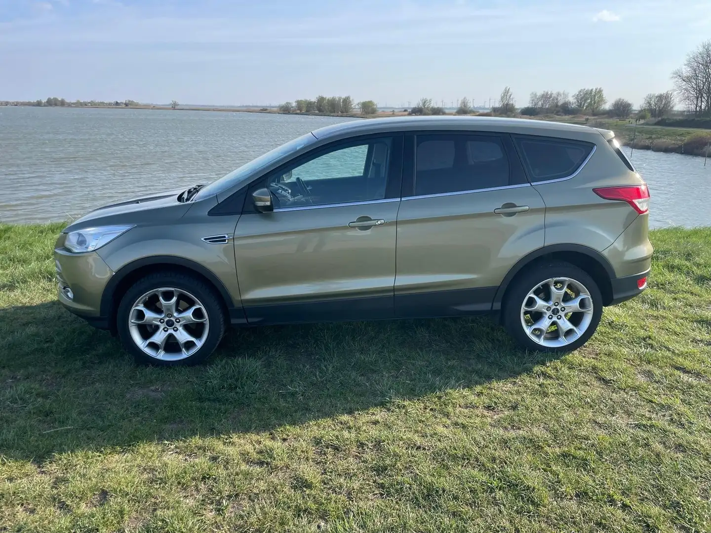 Ford Kuga 1.5 Titanium 4WD Groen - 2