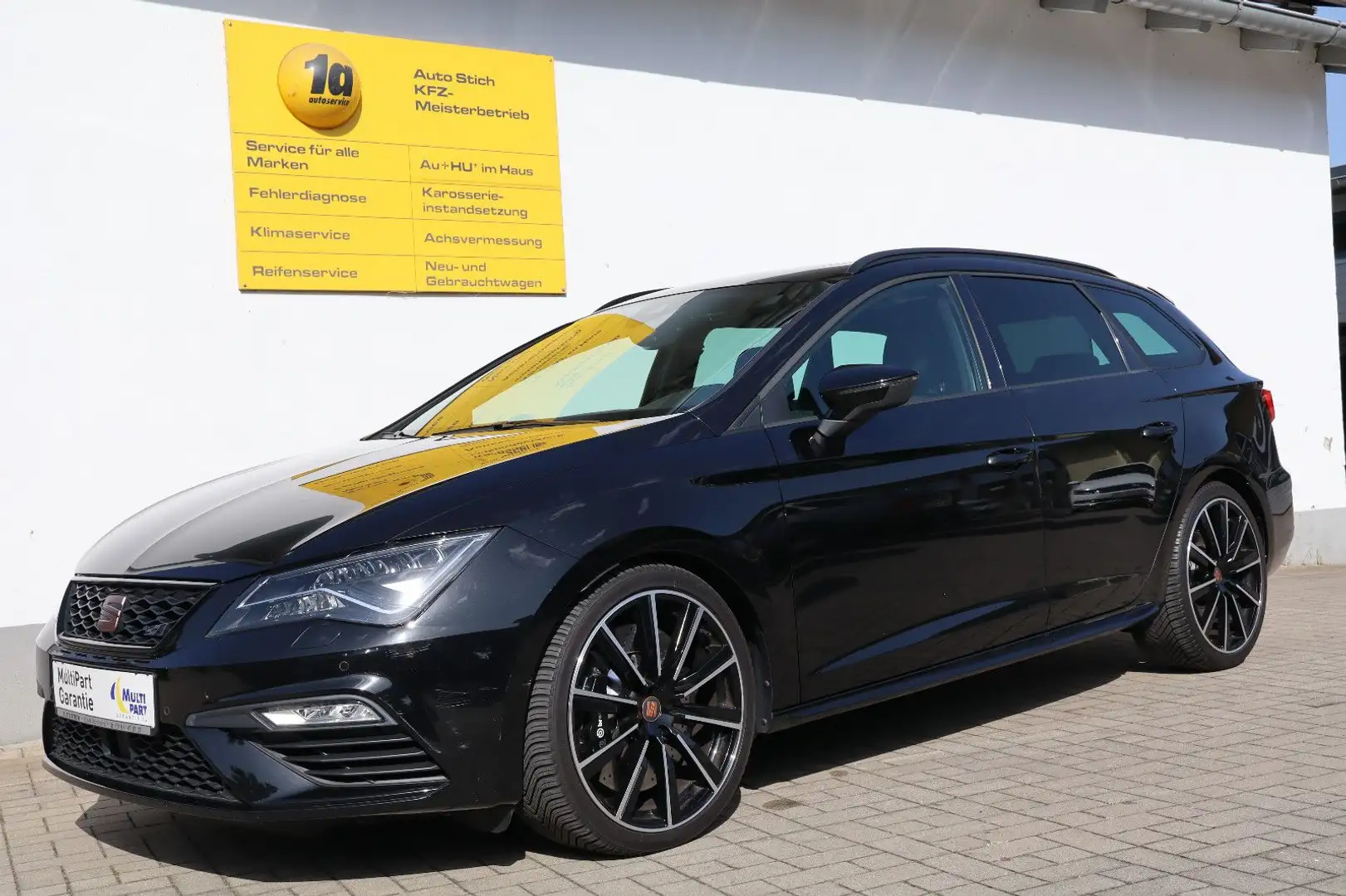 SEAT Leon ST Cupra 300 4Drive PANO/FullLink/LED/BEATS Noir - 1