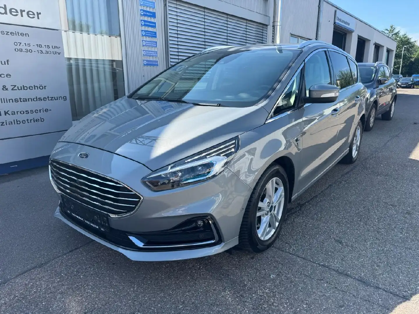 Ford S-Max Titanium Grau - 1