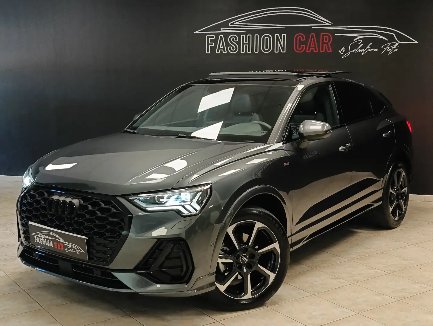Audi Q3 Q3 Sportback 2.0 tdi Identity Black s-tronic Grigio - 1