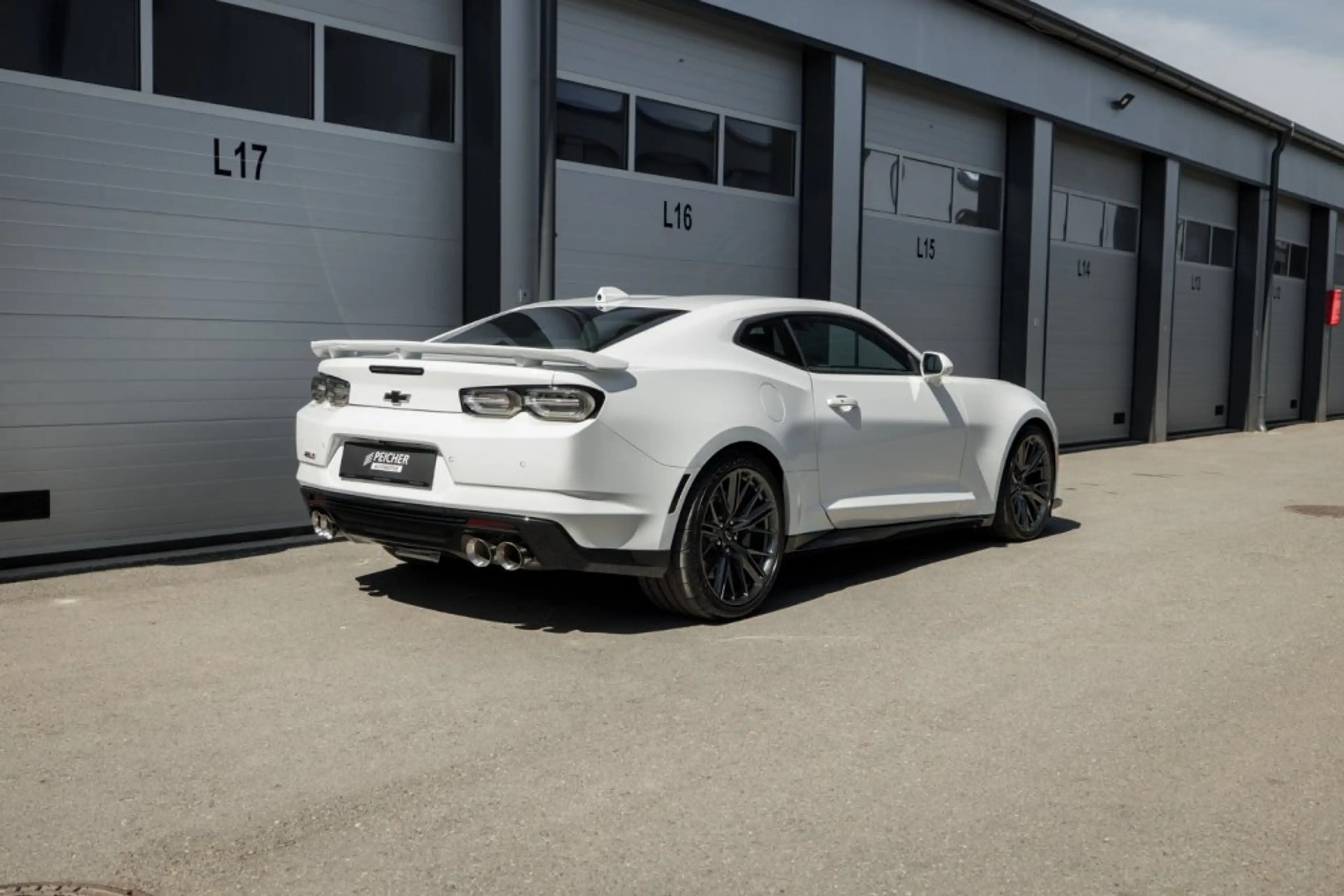 Chevrolet Camaro ZL1 Coupe — photo 4