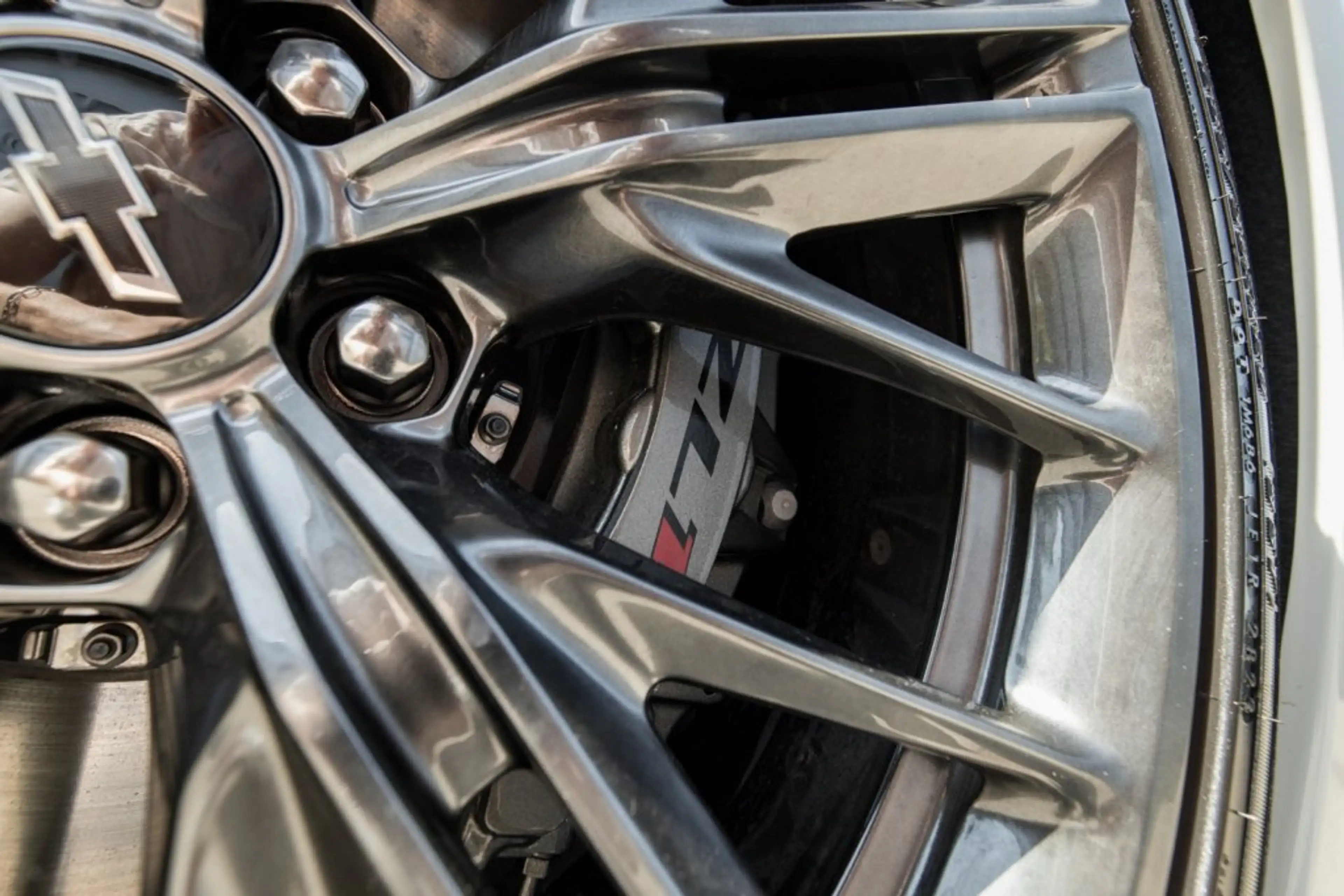 Chevrolet Camaro ZL1 Coupe — photo 14