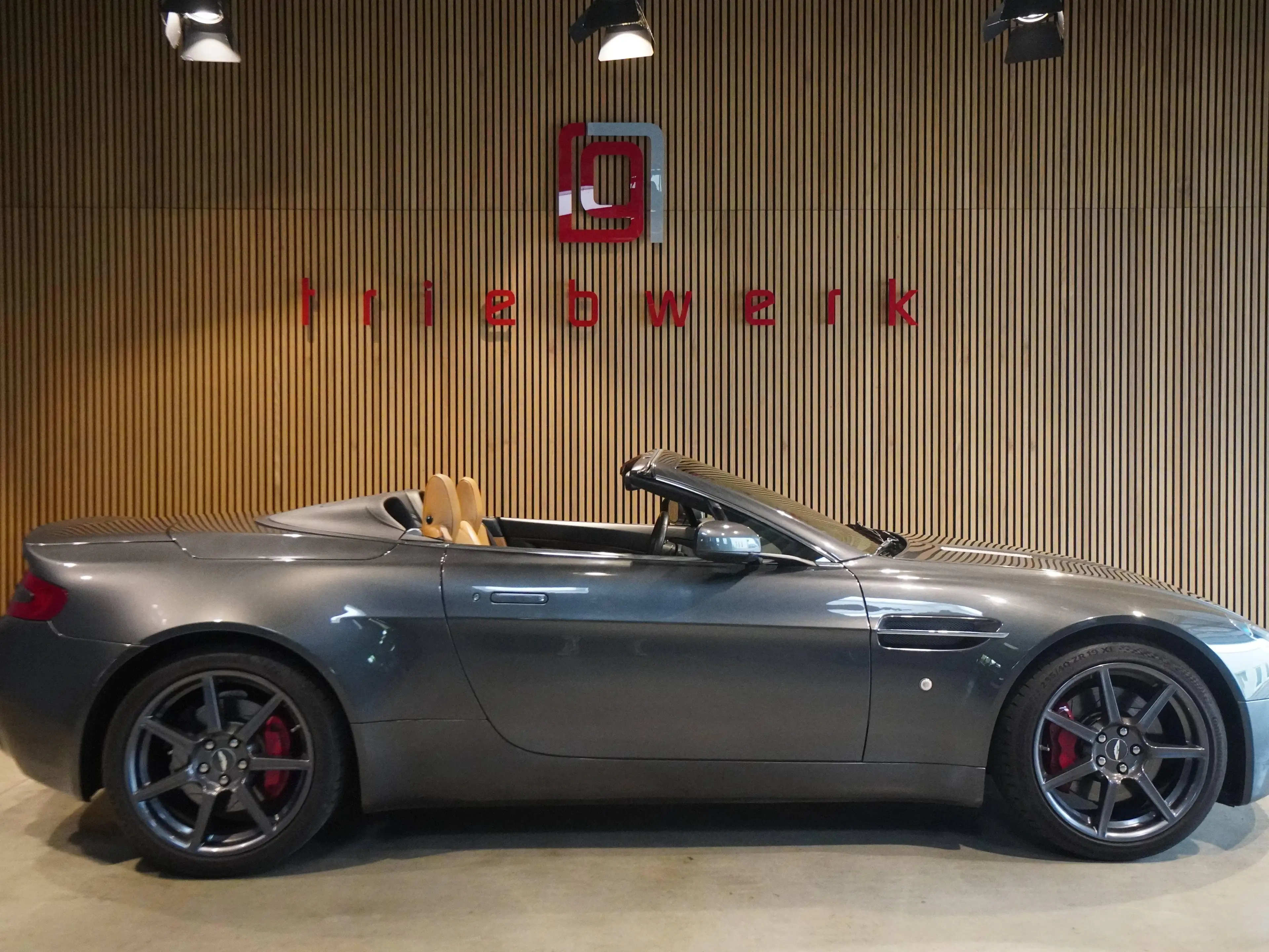 Aston Martin Vantage V8 Vantage Roadster Sportshift-45000 KM-U-frei-