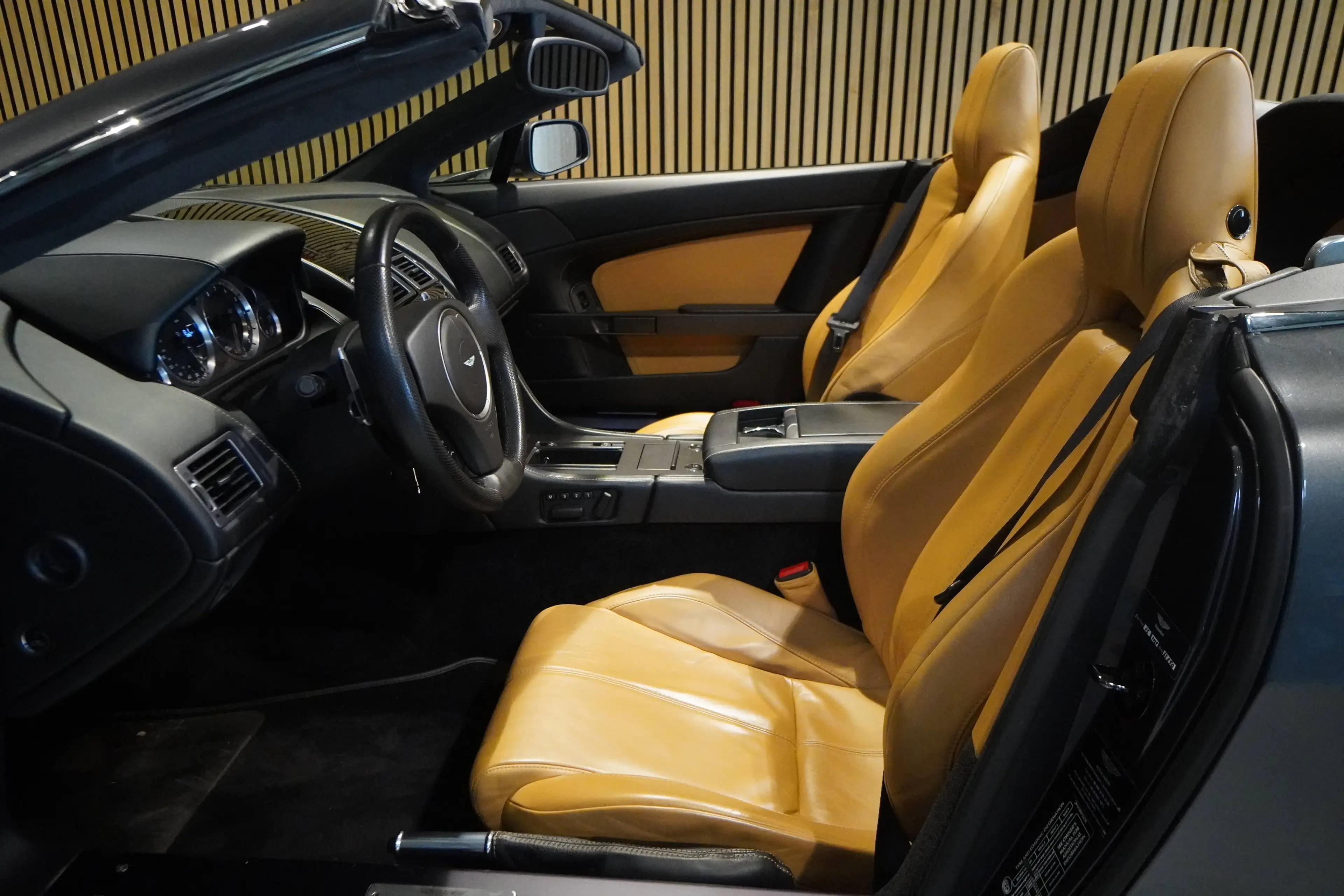 Aston Martin Vantage V8 Vantage Roadster Sportshift-45000 KM-U-frei- — photo 5