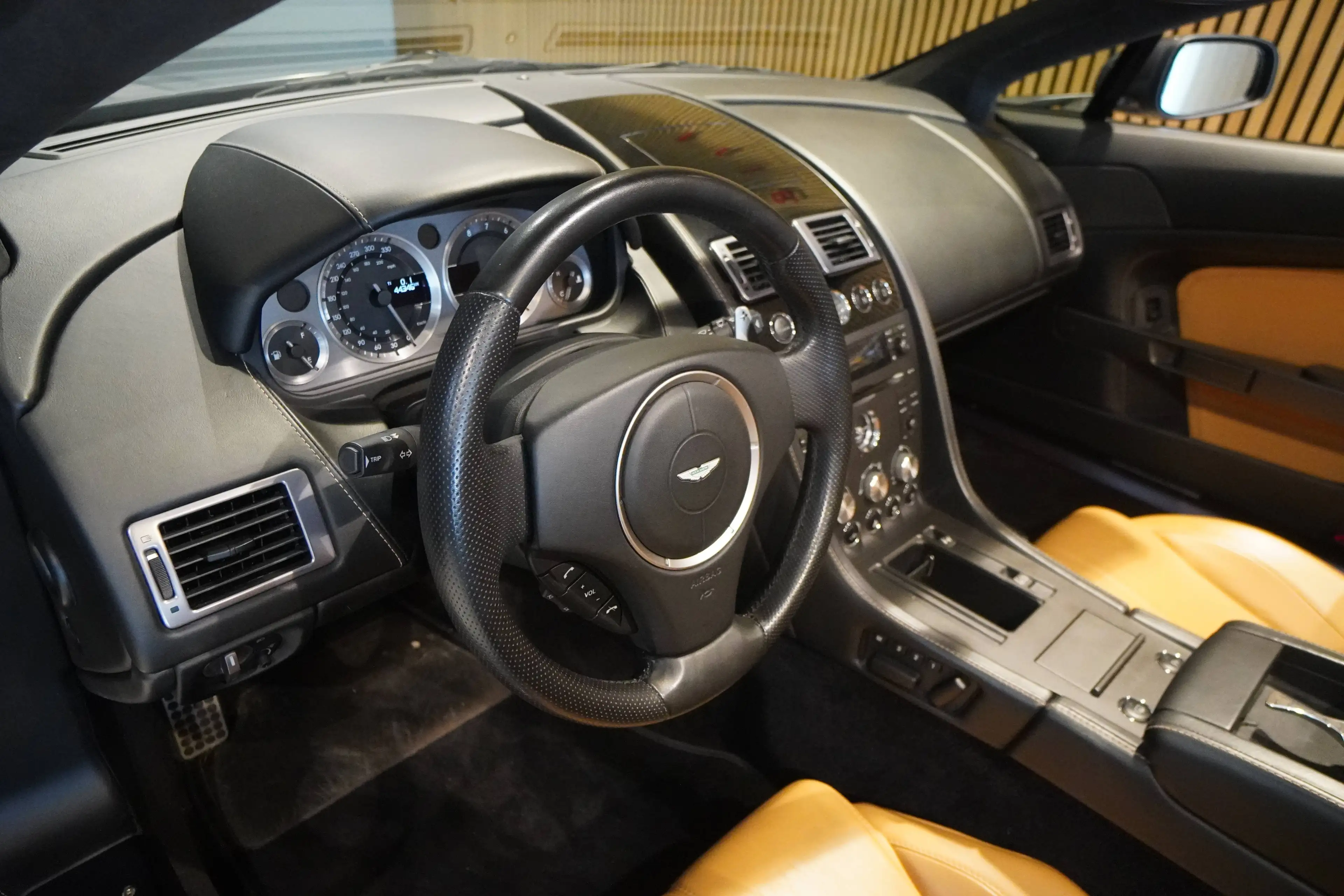 Aston Martin Vantage V8 Vantage Roadster Sportshift-45000 KM-U-frei- — photo 6
