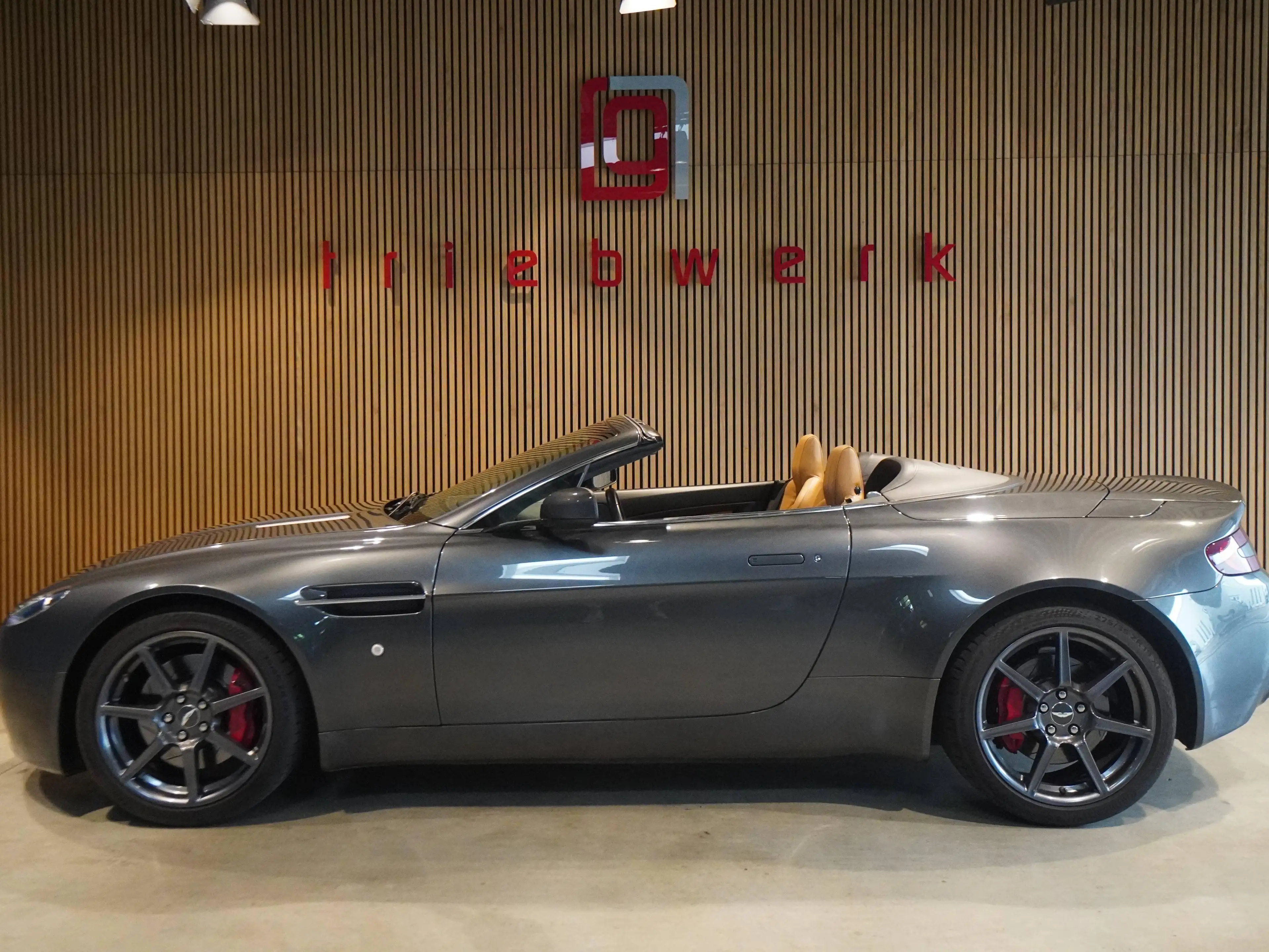 Aston Martin Vantage V8 Vantage Roadster Sportshift-45000 KM-U-frei- — photo 15