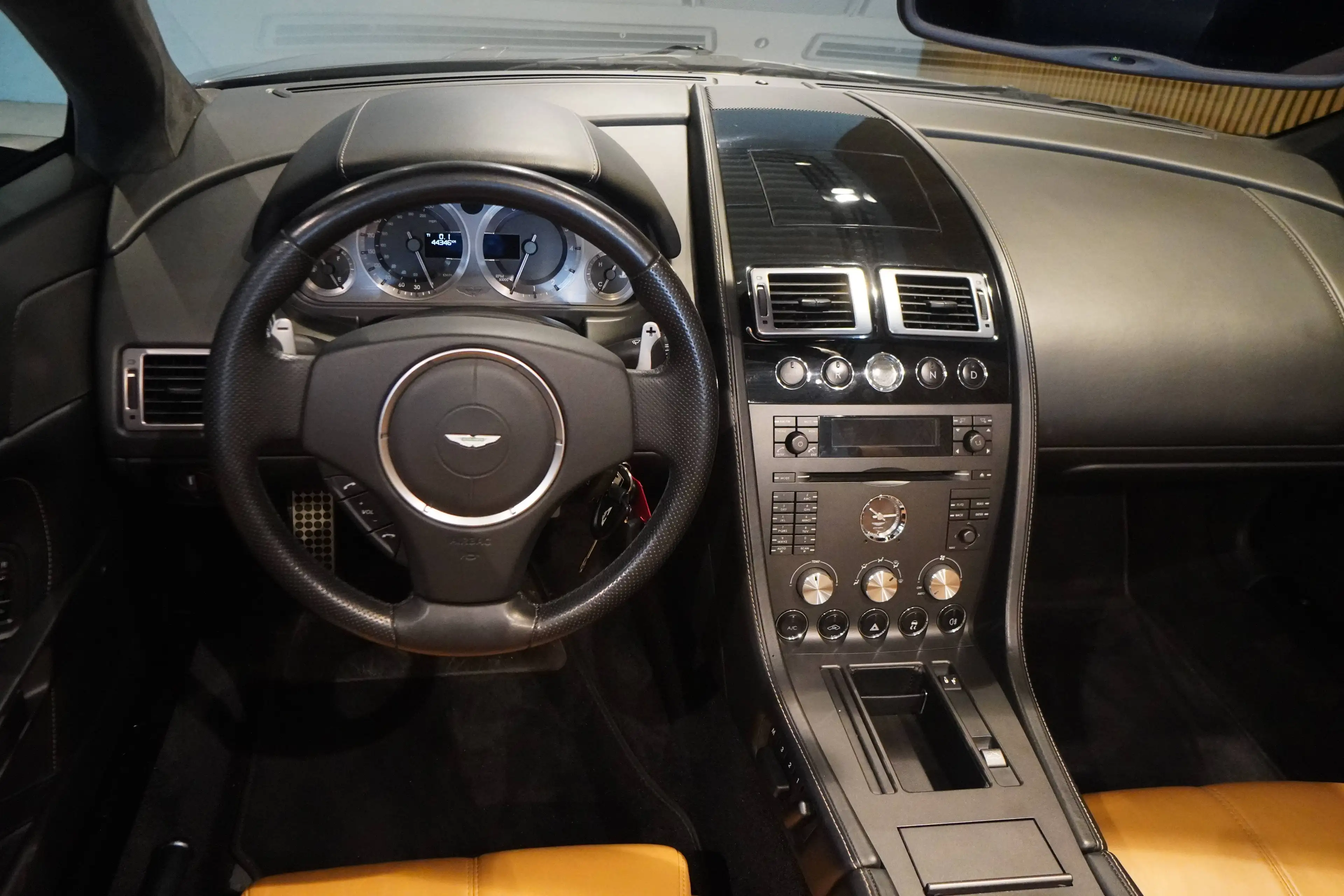 Aston Martin Vantage V8 Vantage Roadster Sportshift-45000 KM-U-frei- — photo 7