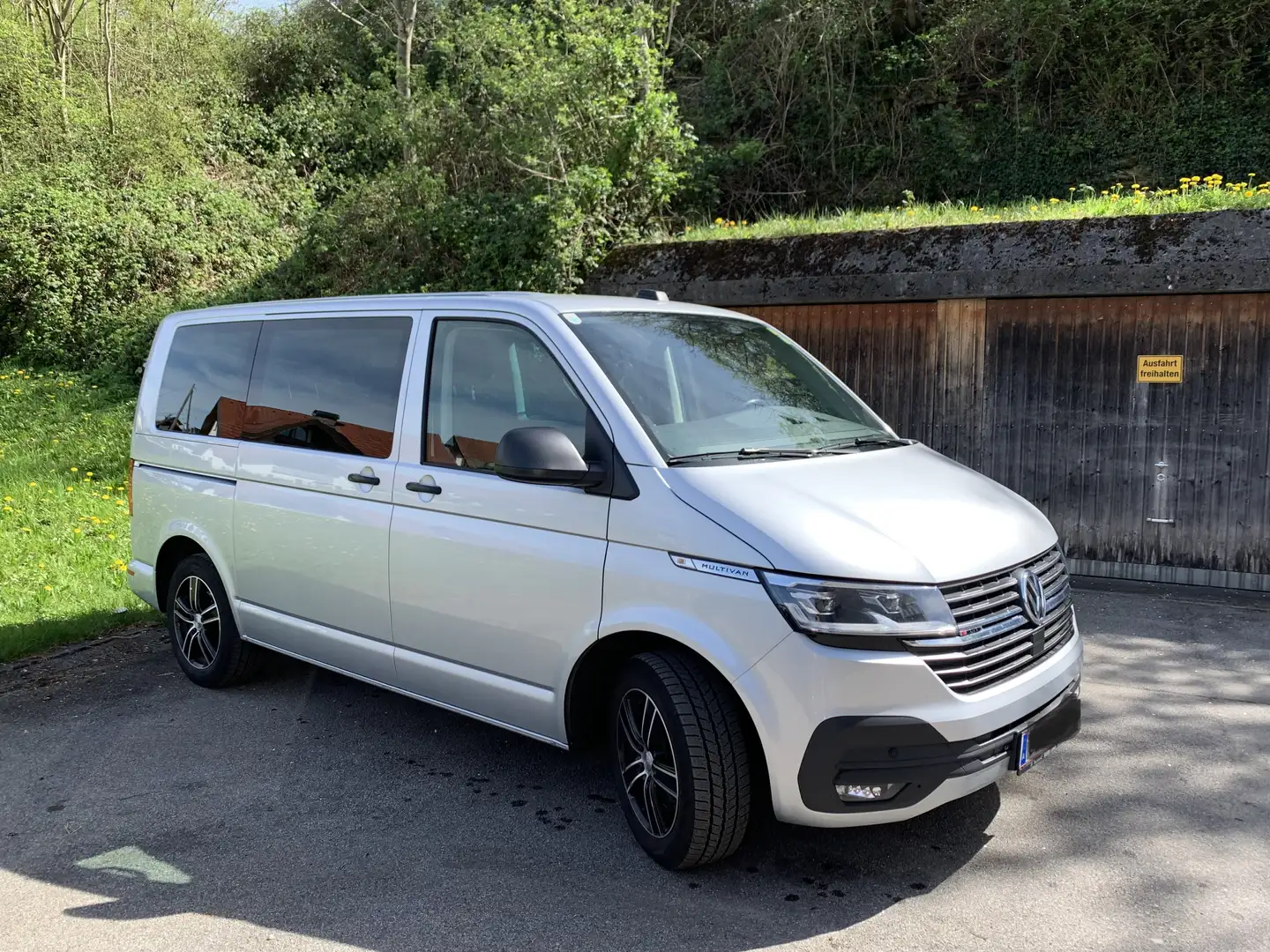 Volkswagen T6.1 Multivan Multivan Trendline 2,0 TDI 4Motion Срібний - 2