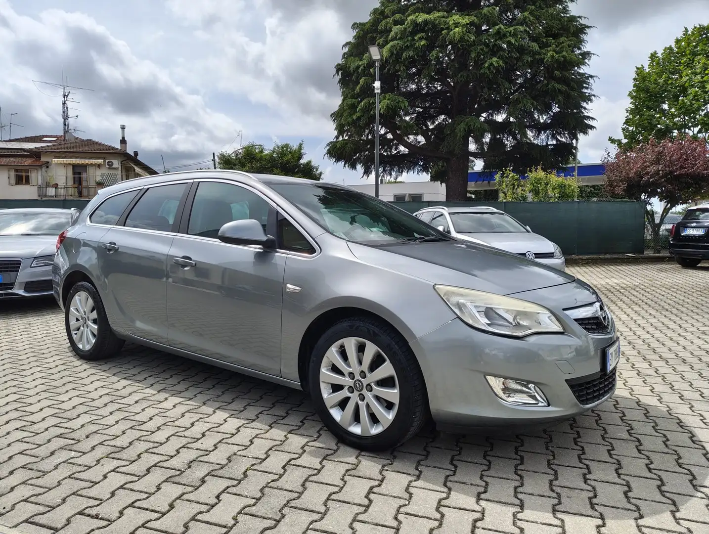 Opel Astra Astra Sports Tourer 1.7 cdti Cosmo 110cv Grau - 1
