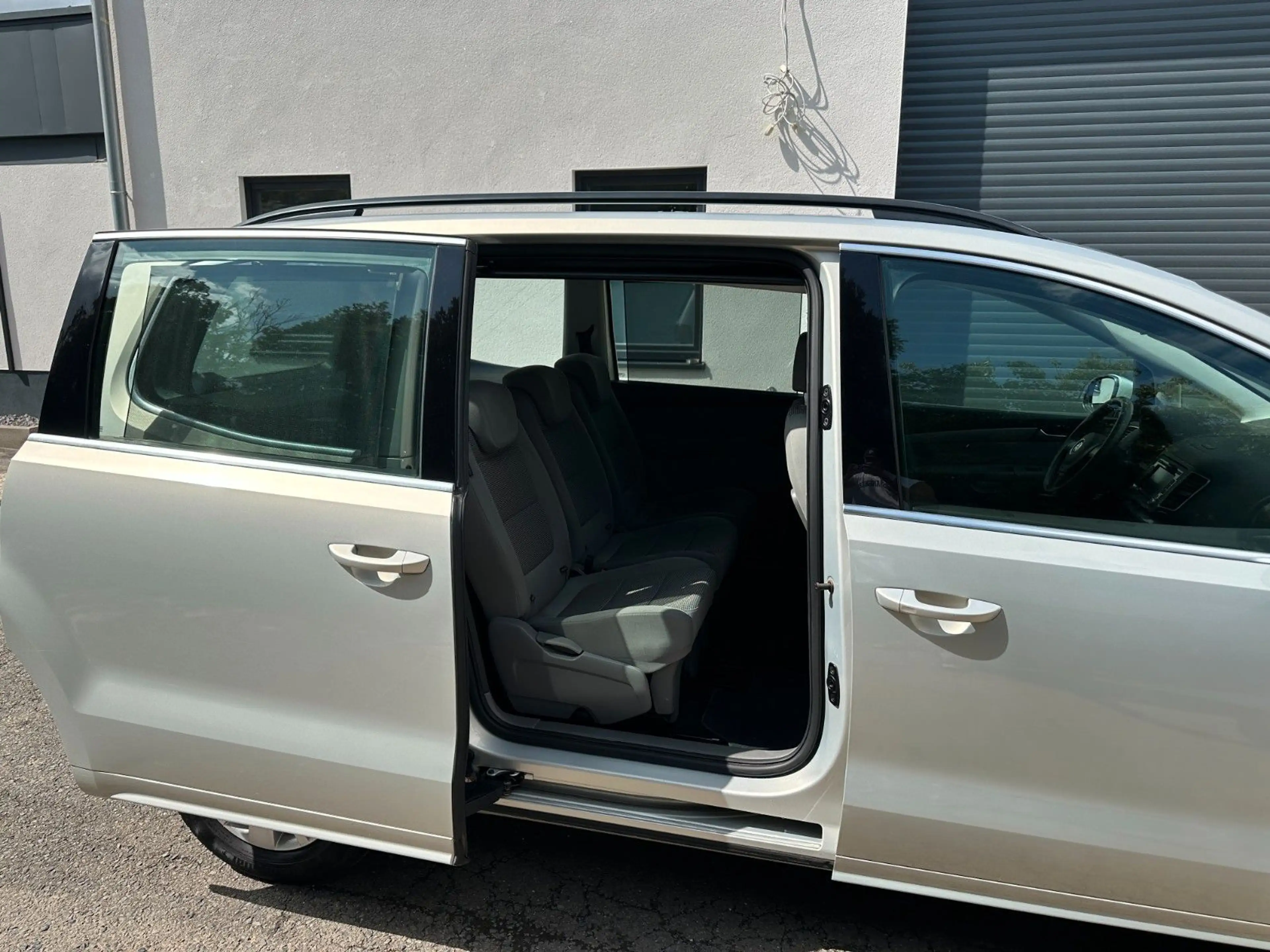 Volkswagen Sharan Comfortline HU NEU/VOLL SERVICE VW/1 HAND — photo 5
