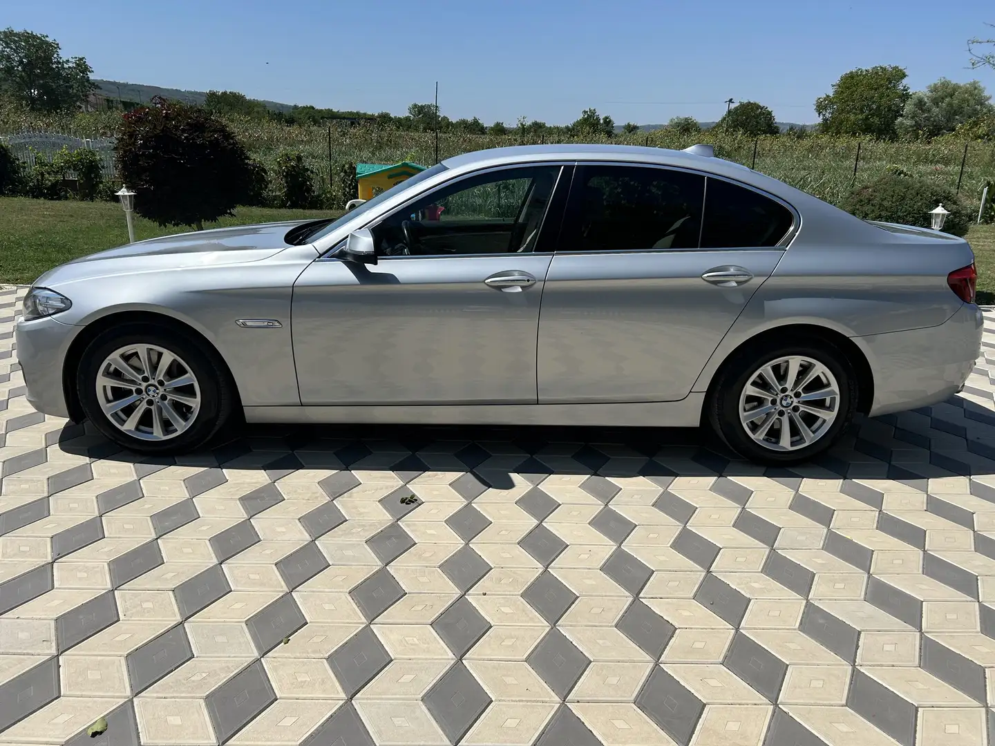 BMW 530 530d xDrive Österreich-Paket Aut. - 2