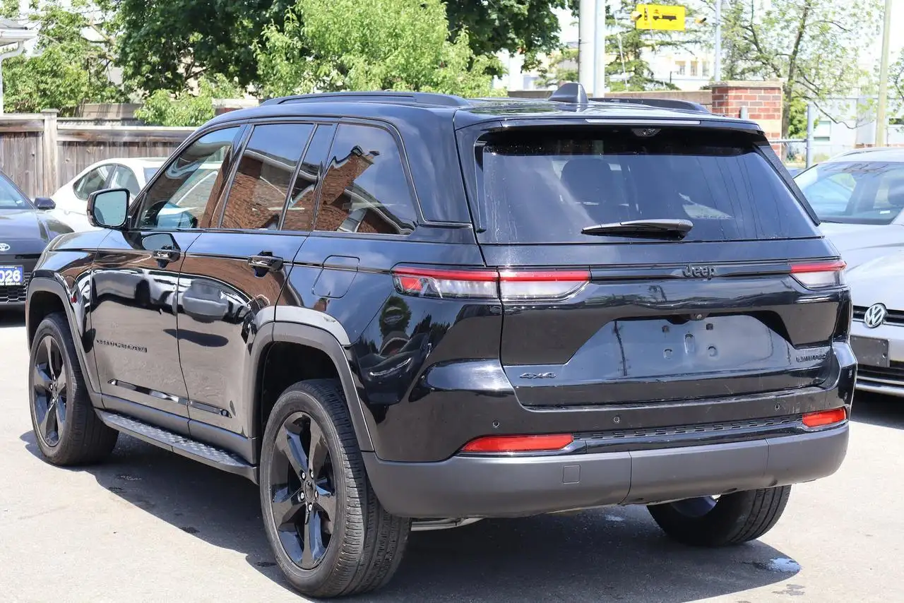 Jeep Grand Cherokee снимка Jeep Grand Cherokee