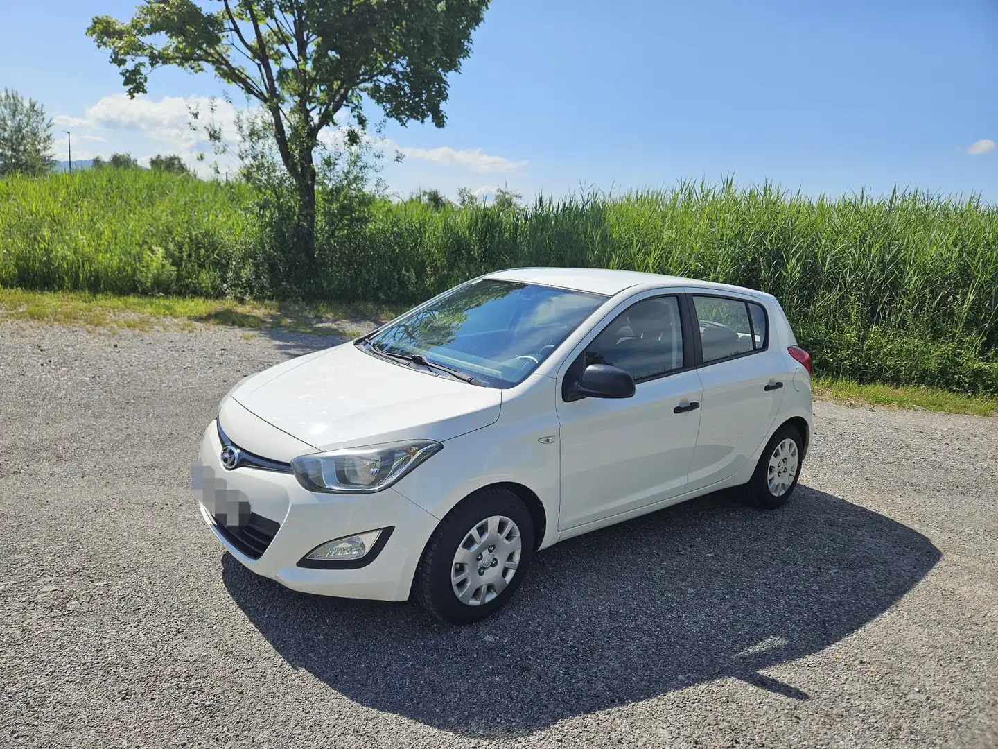 Hyundai i20 1,25 Life Weiß - 1