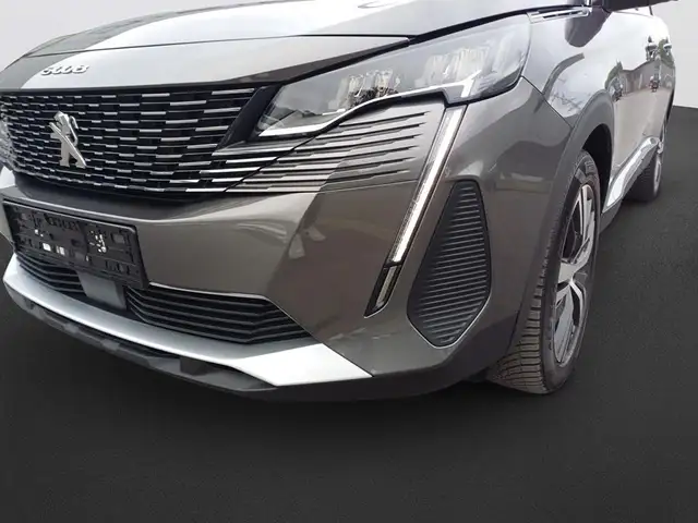 Peugeot 5008 view 9
