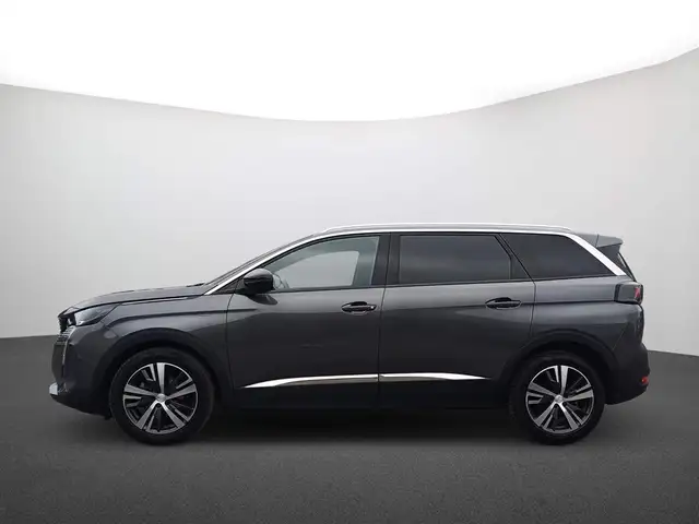 Peugeot 5008 view 4