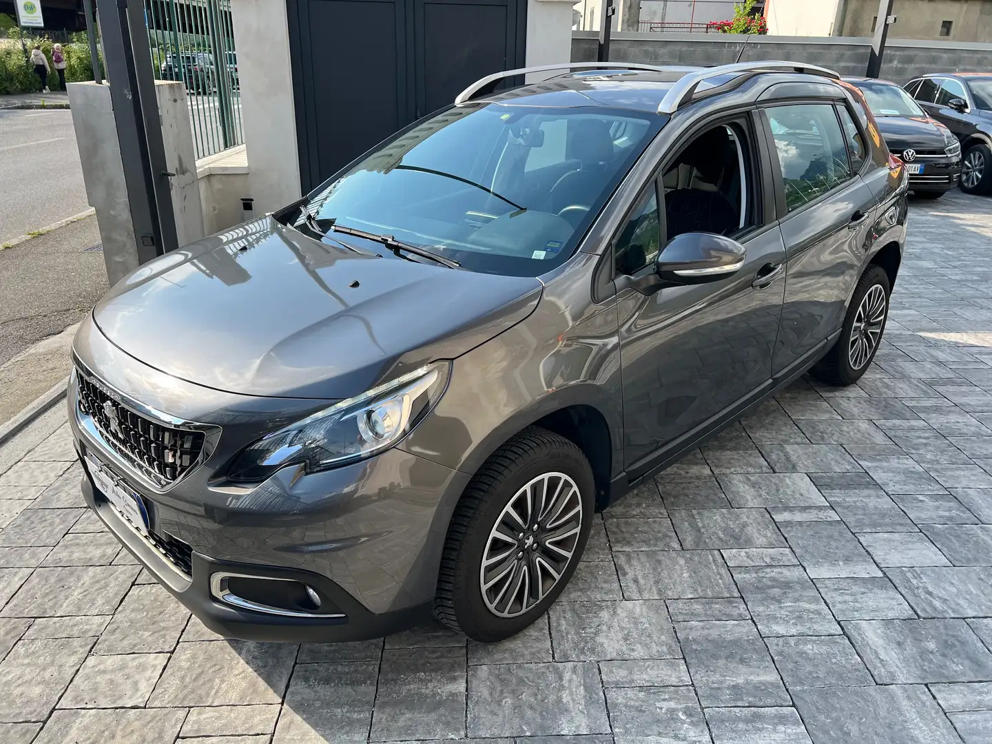 Peugeot 2008 2008 1.2 puretech Active 82cv my16 Gris - 2