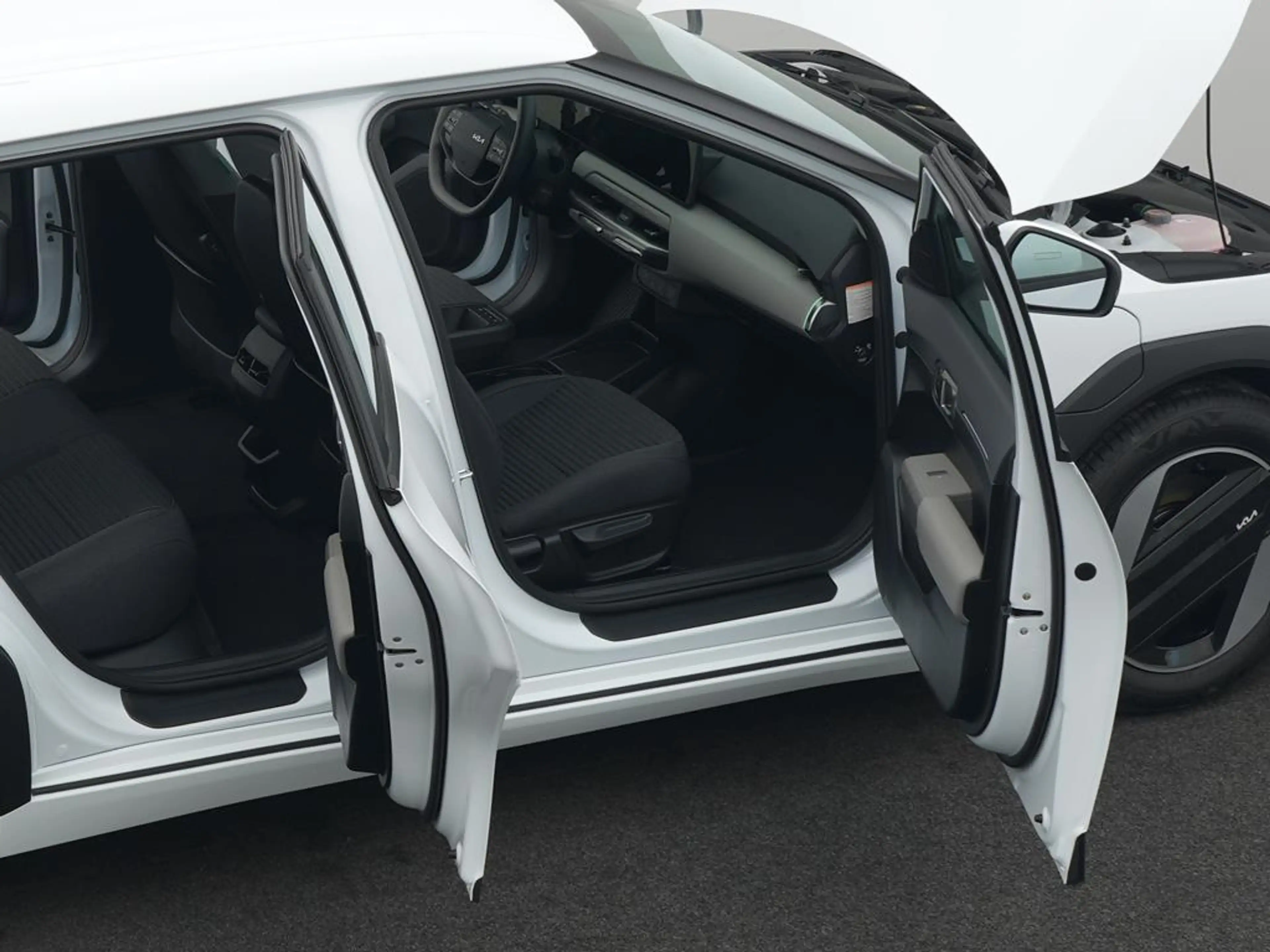 Kia EV4 58 FWD AIR WP — photo 14