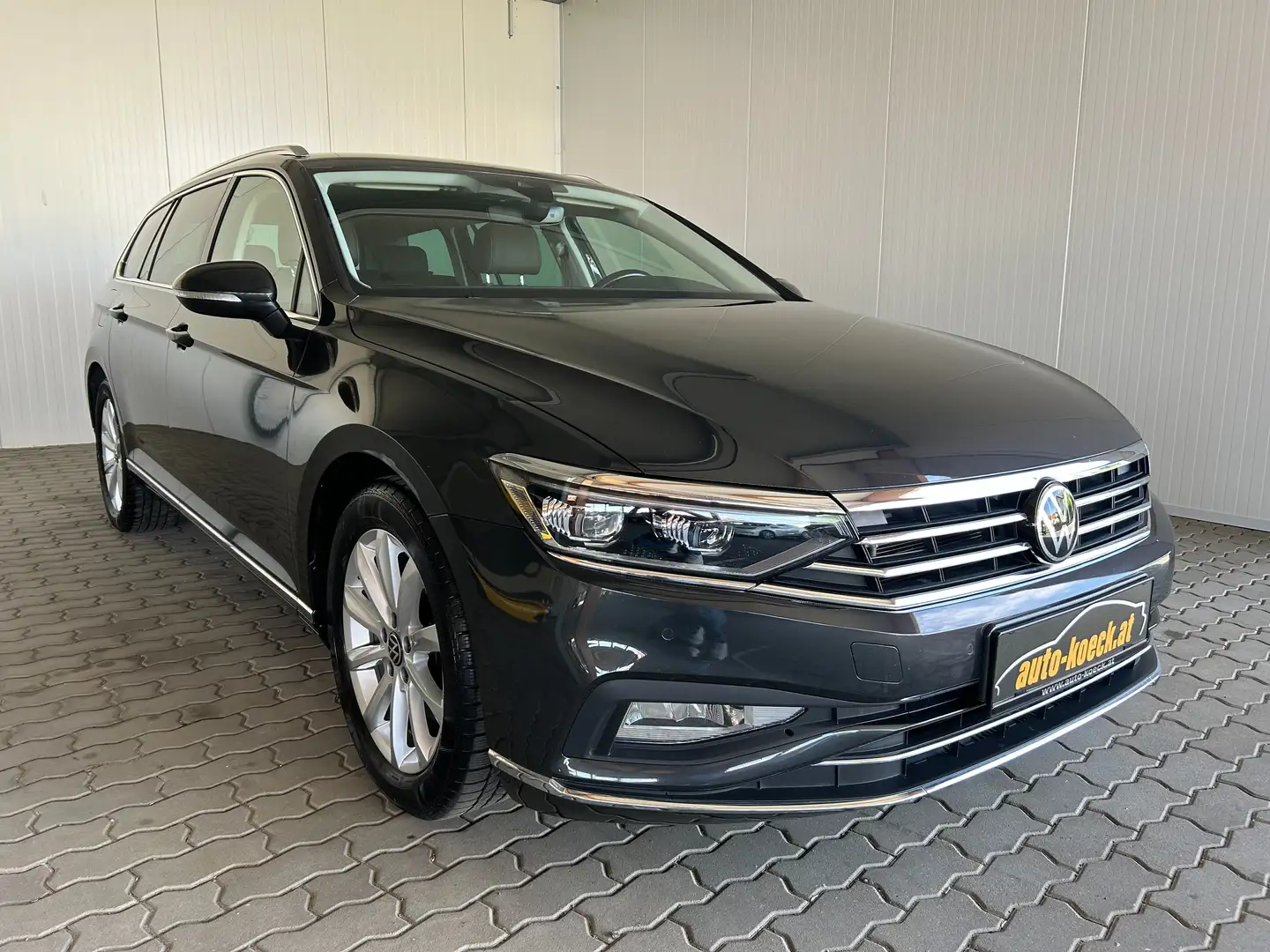 Volkswagen Passat Variant Elegance Grijs - 1