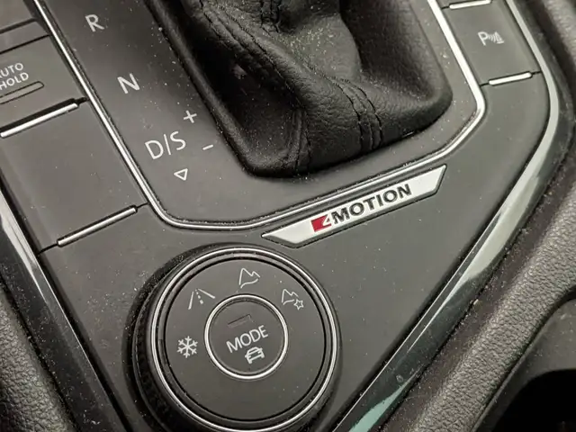 Volkswagen Tiguan view 12