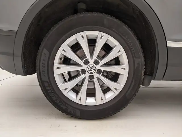 Volkswagen Tiguan view 9
