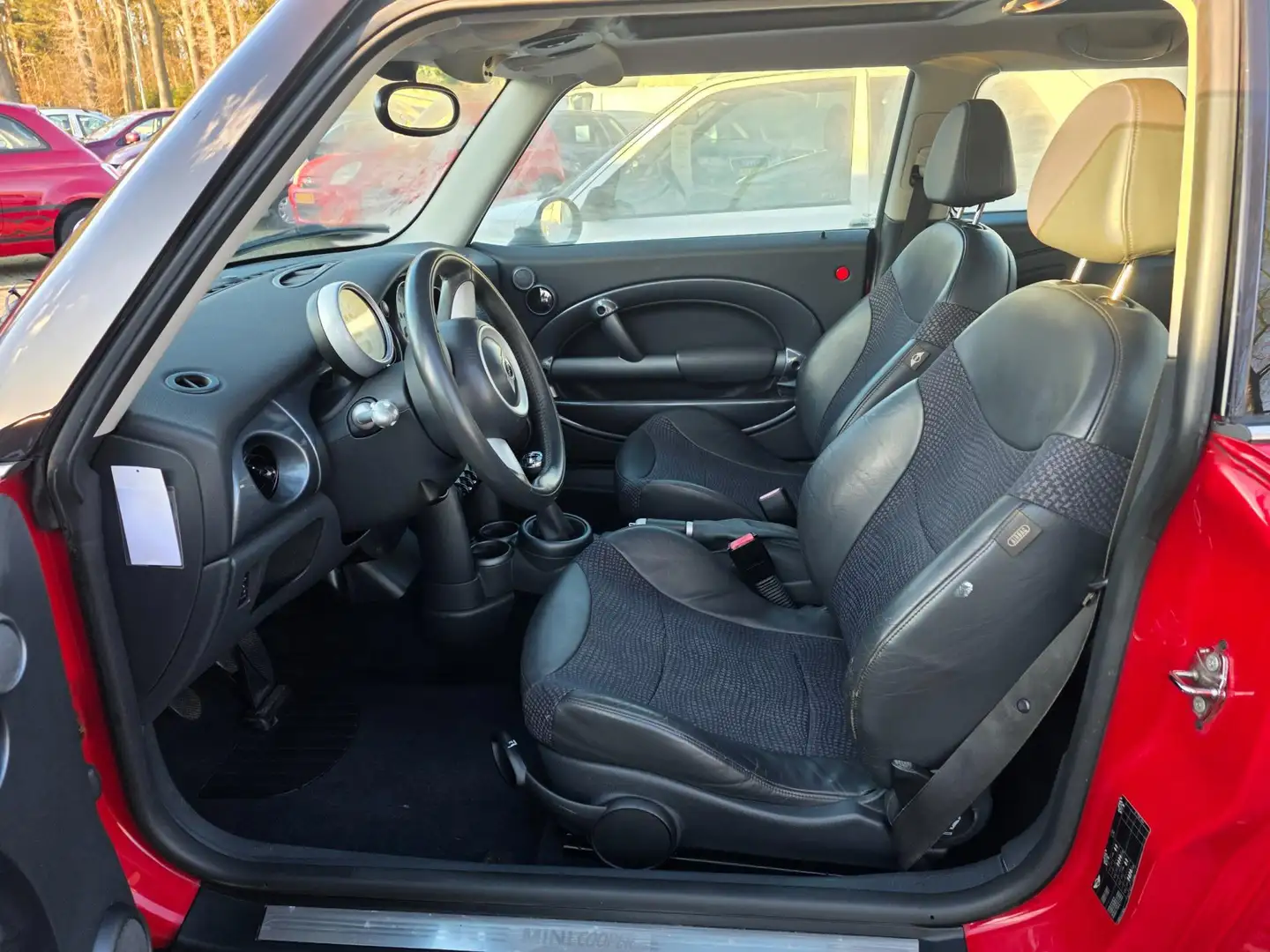 MINI Cooper Mini 1.6 PANORAMA *apk:12-2026* Rood - 2