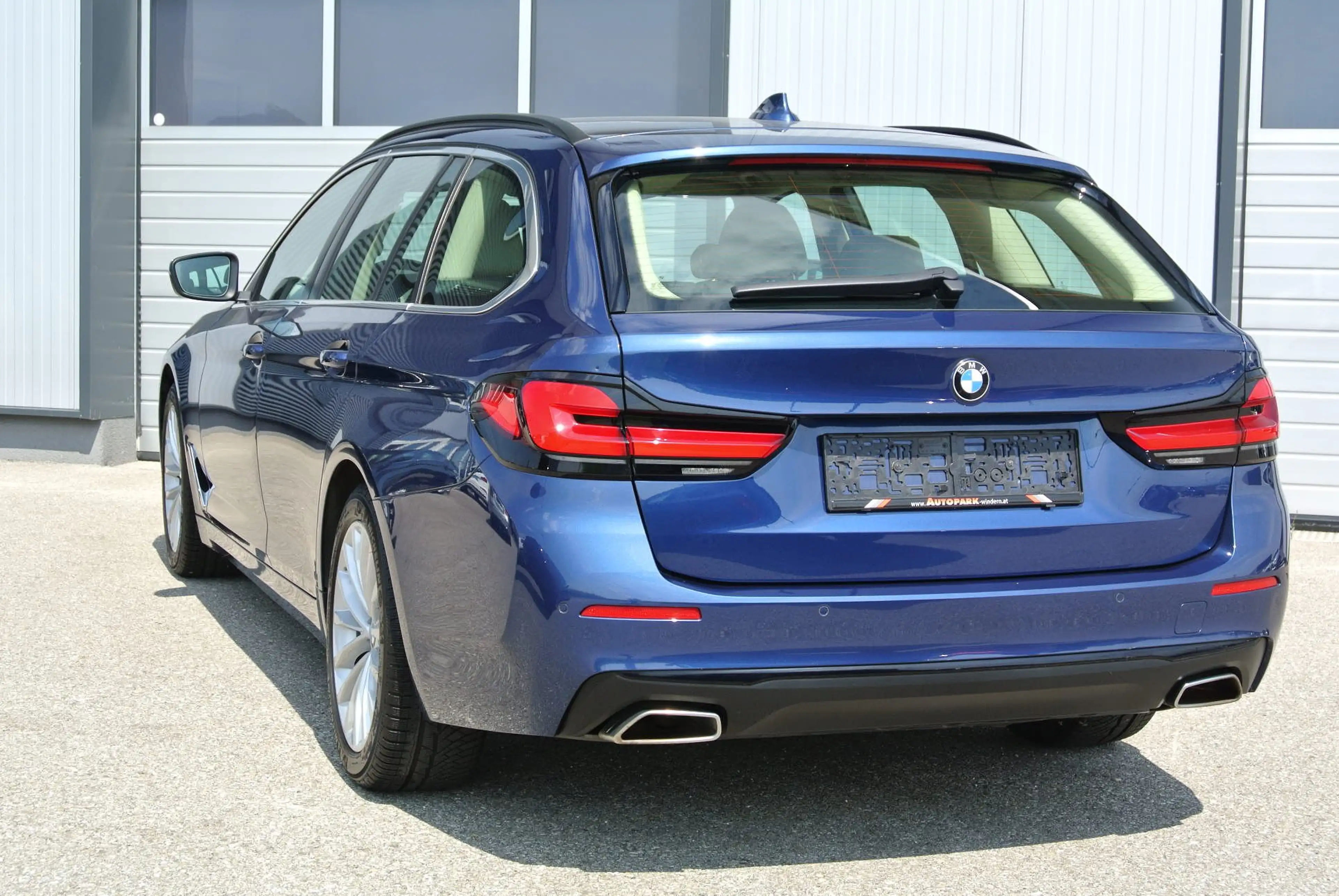 BMW 518 d touring Aut.  * LEDER * LED * NAVI * — photo 5