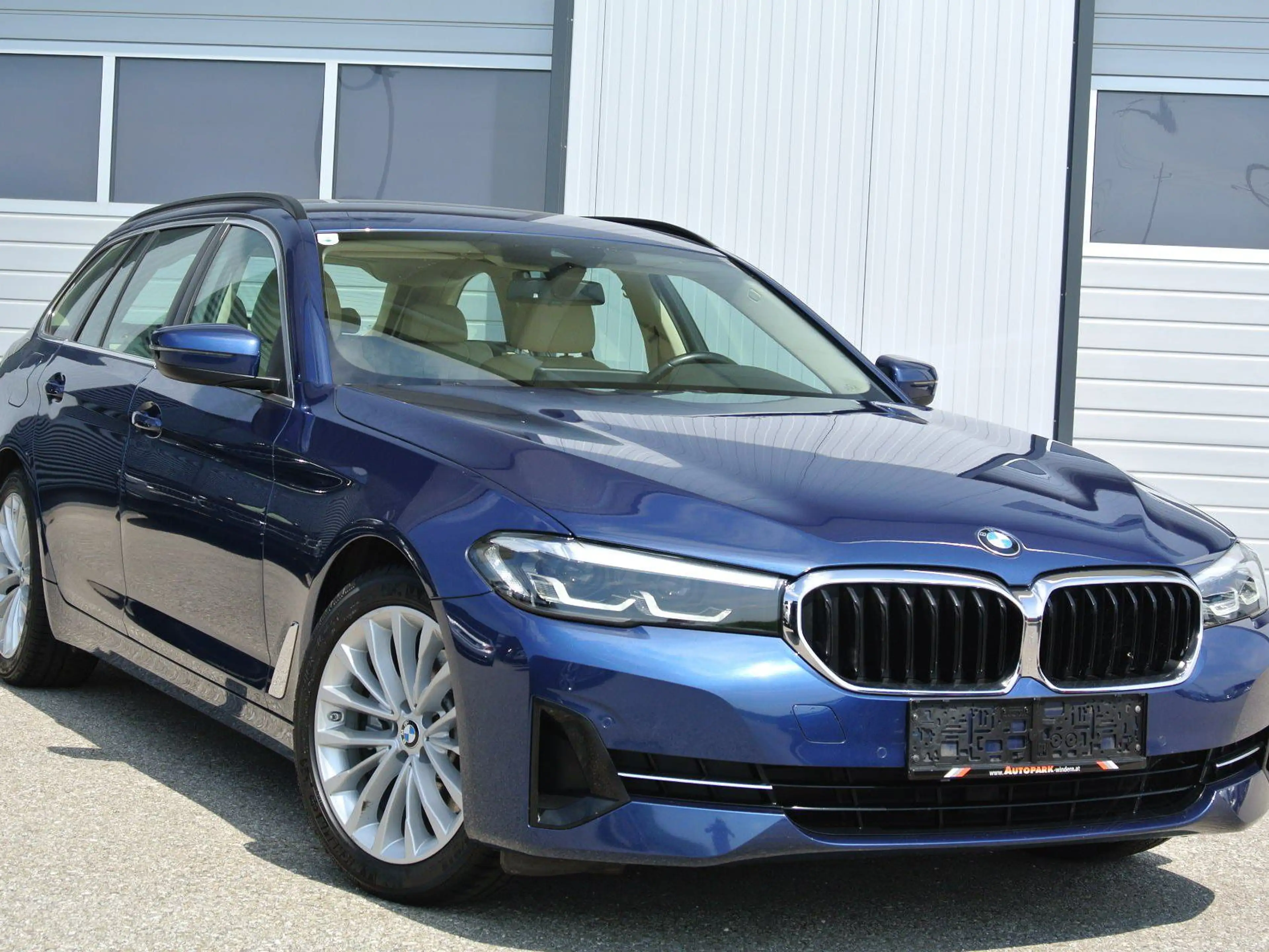 BMW 518 d touring Aut. * LEDER * LED * NAVI *