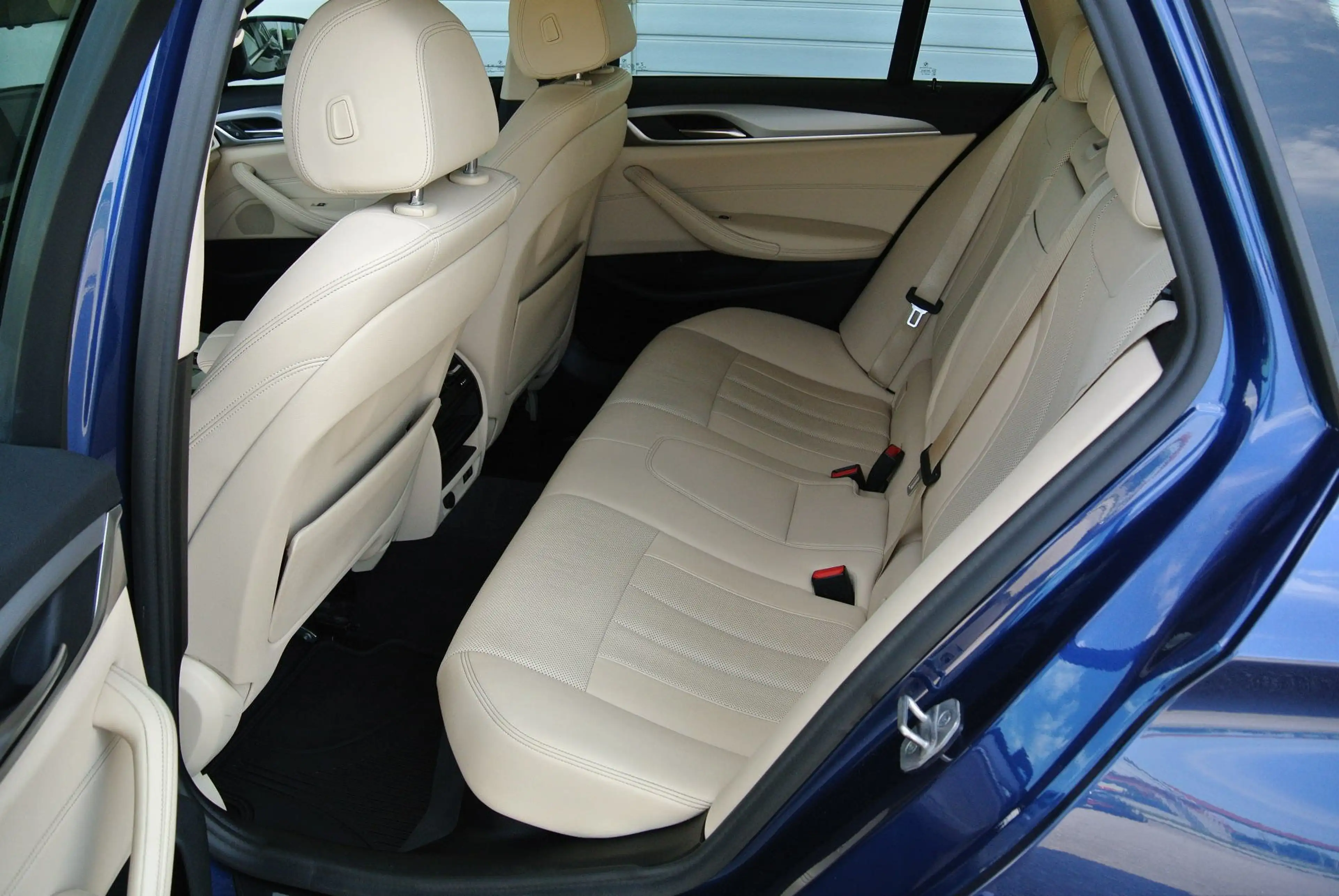 BMW 518 d touring Aut.  * LEDER * LED * NAVI * — photo 9