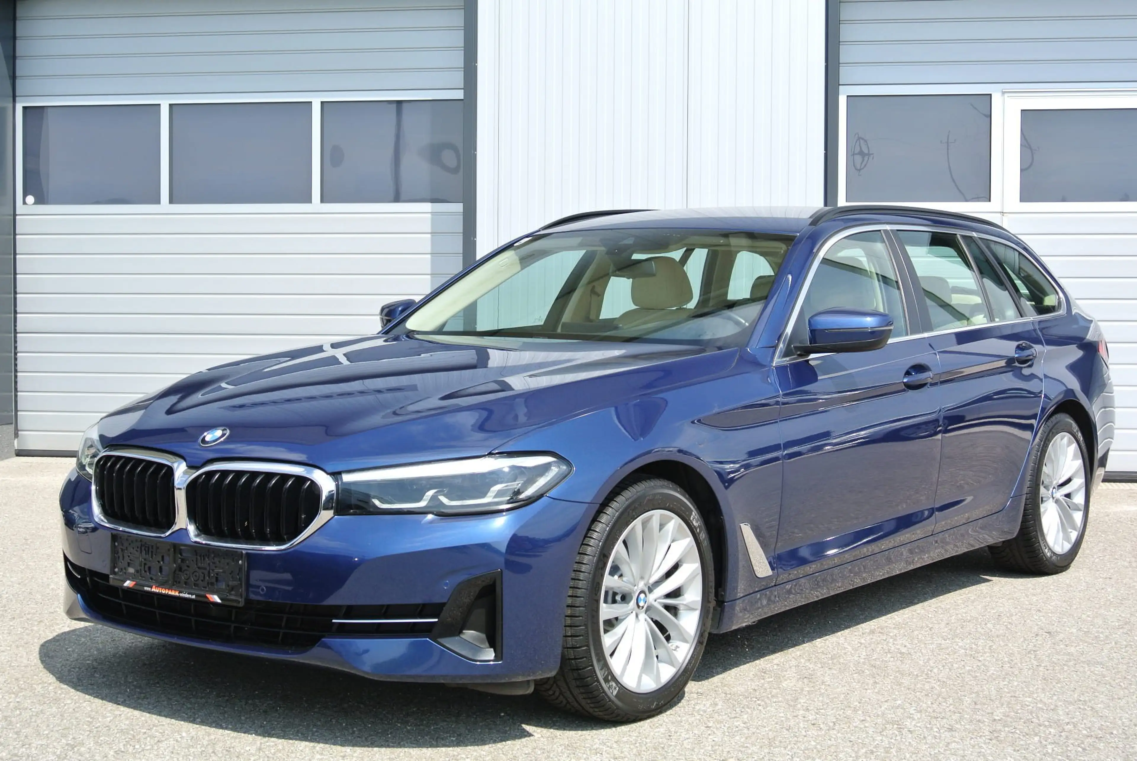 BMW 518 d touring Aut.  * LEDER * LED * NAVI * — photo 4