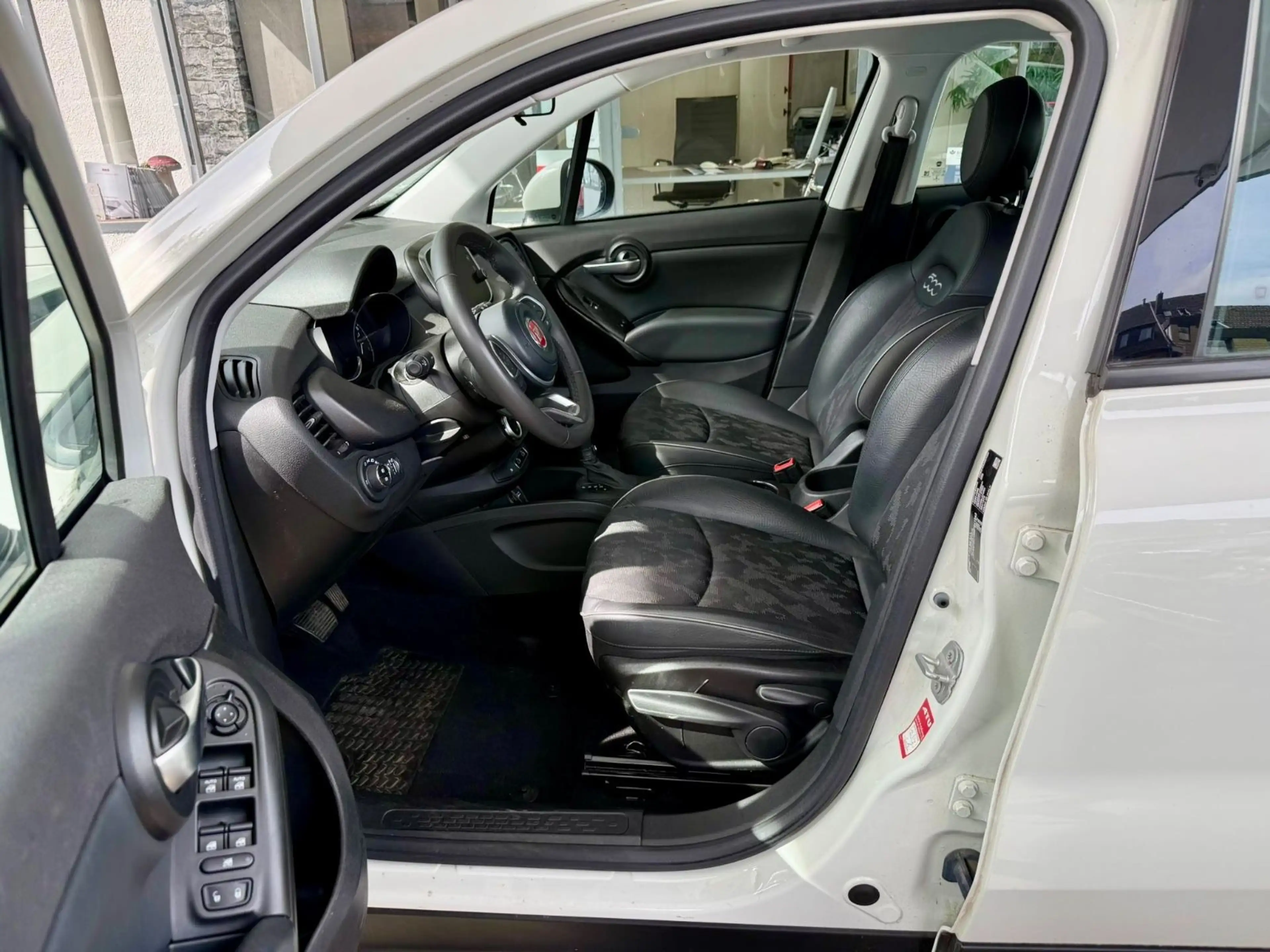 Fiat 500X 1.3 GSE Cross*PDC*KLIMA*CARPLAY* — photo 6