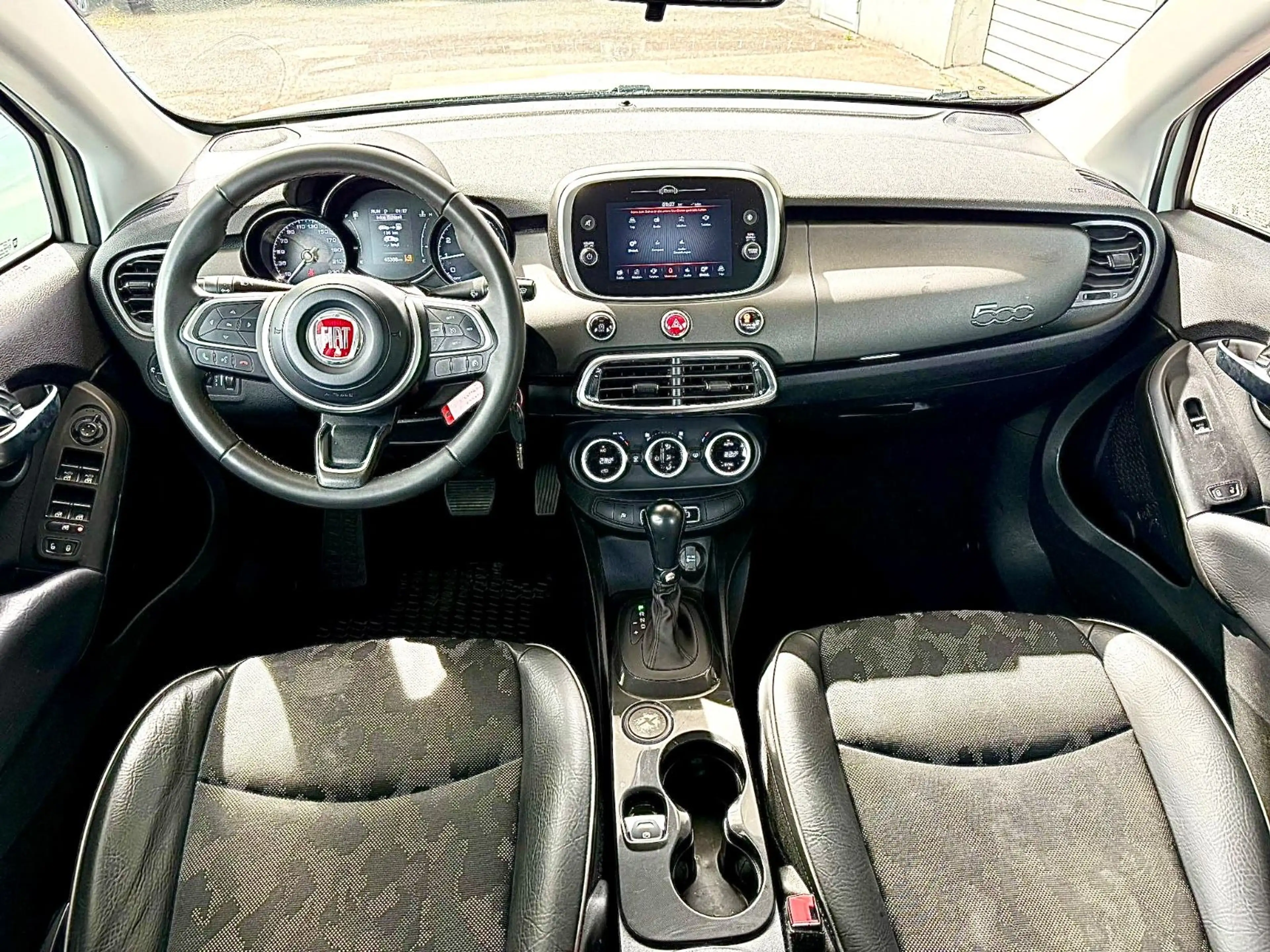 Fiat 500X 1.3 GSE Cross*PDC*KLIMA*CARPLAY* — photo 9