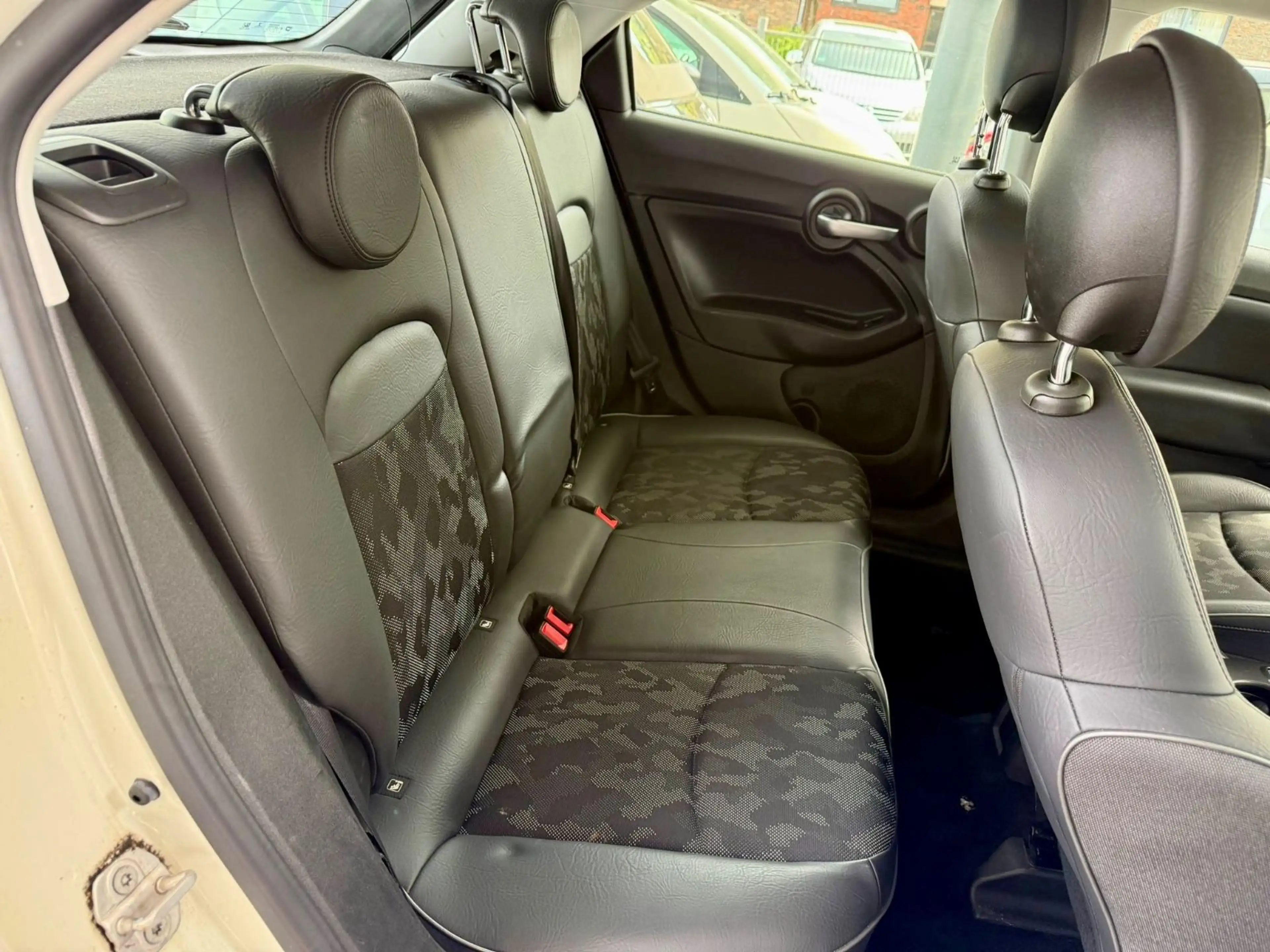 Fiat 500X 1.3 GSE Cross*PDC*KLIMA*CARPLAY* — photo 8