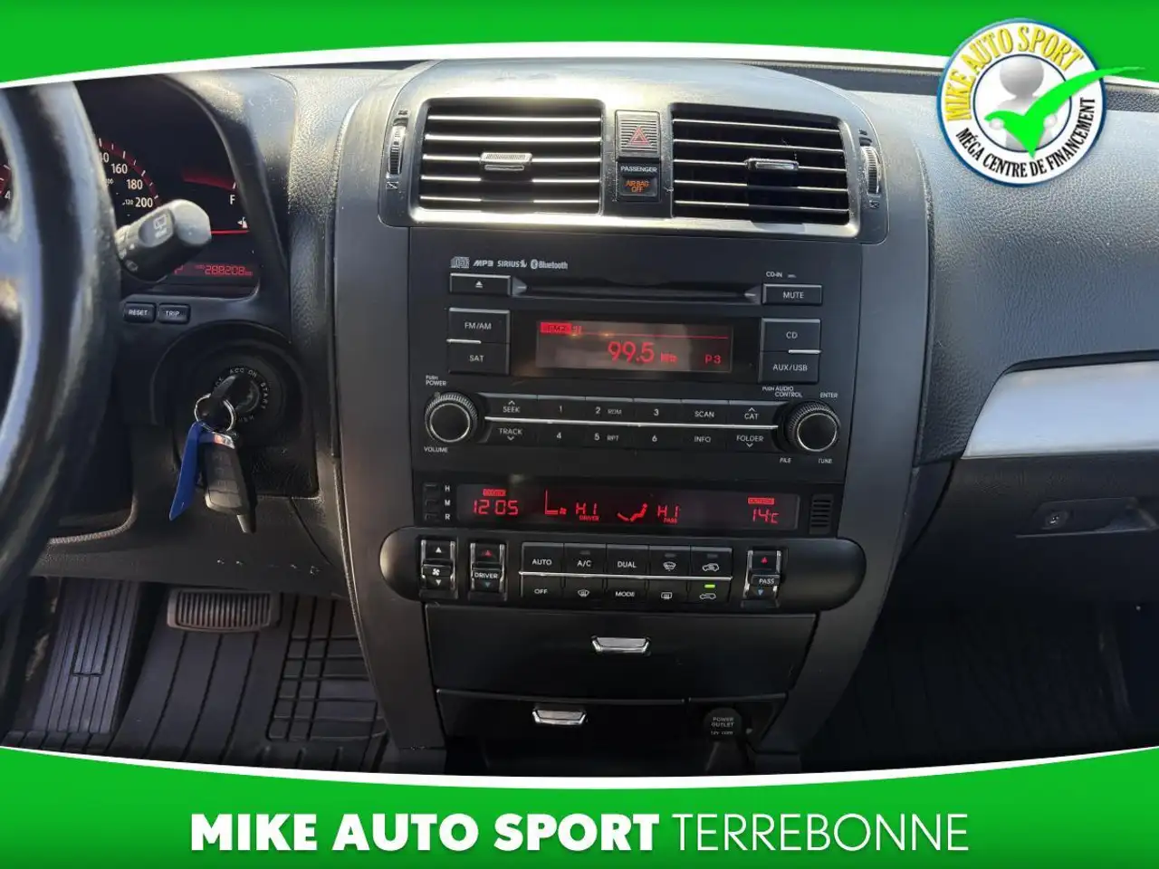 Kia Borrego снимка Kia Borrego