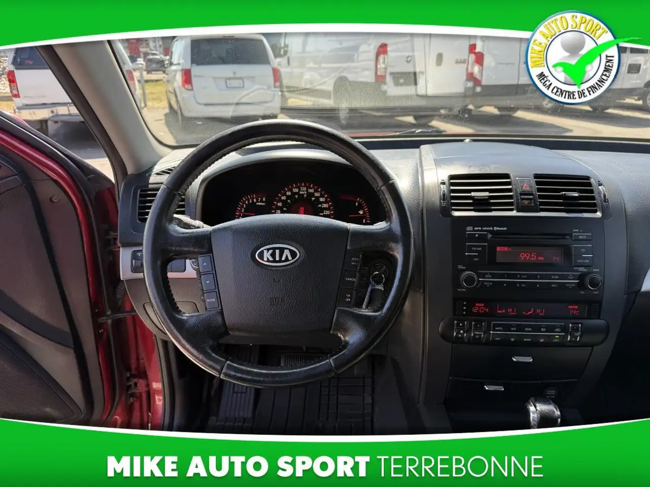 Kia Borrego снимка Kia Borrego