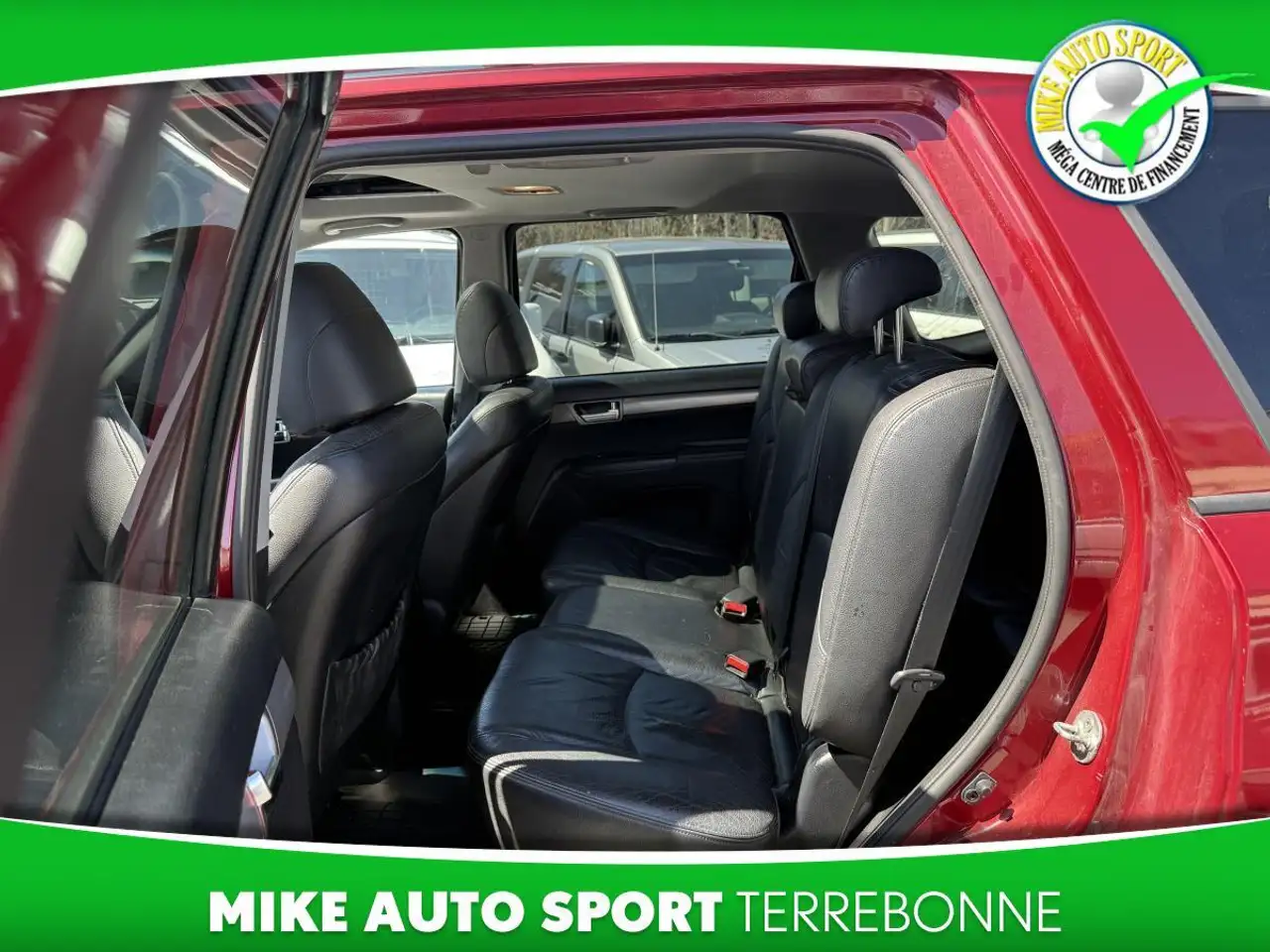 Kia Borrego снимка Kia Borrego