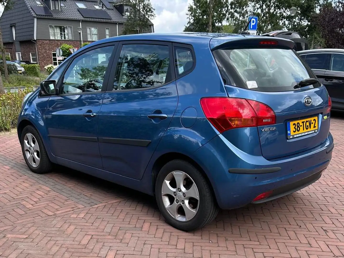 Kia Venga Venga 1.4 CVVT X-ecutive Blauw - 2
