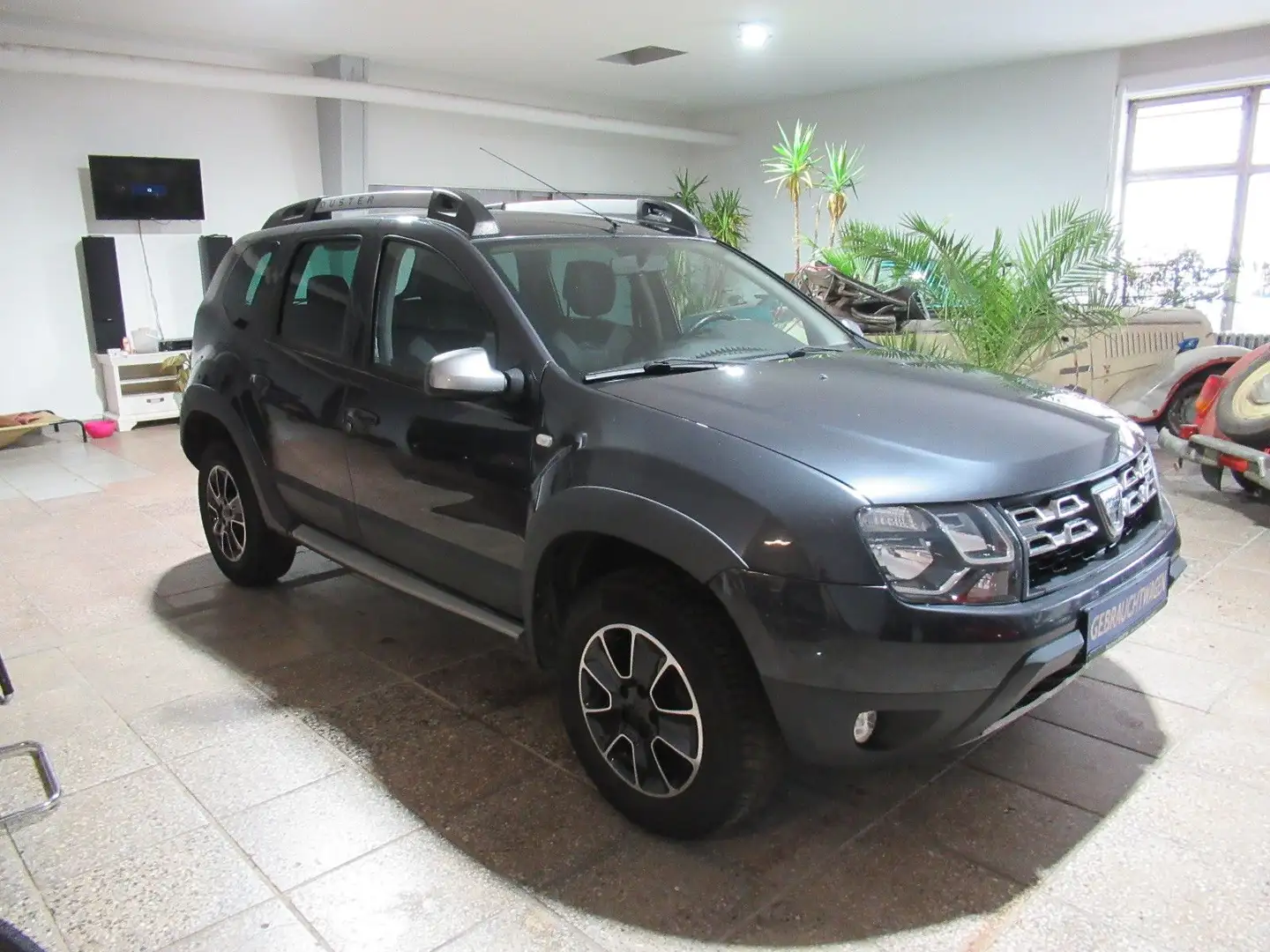 Dacia Duster dCi 110 4x2 Prestige KLIMA, NAVI, AHZV op Gris - 2