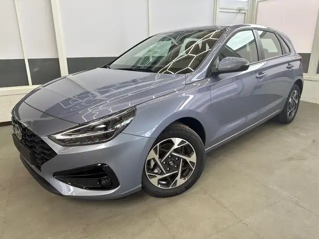 Hyundai i30 STYLE SHZ NAVI ALU LED RFK PDC 1.5 MPI 70,6kW96...