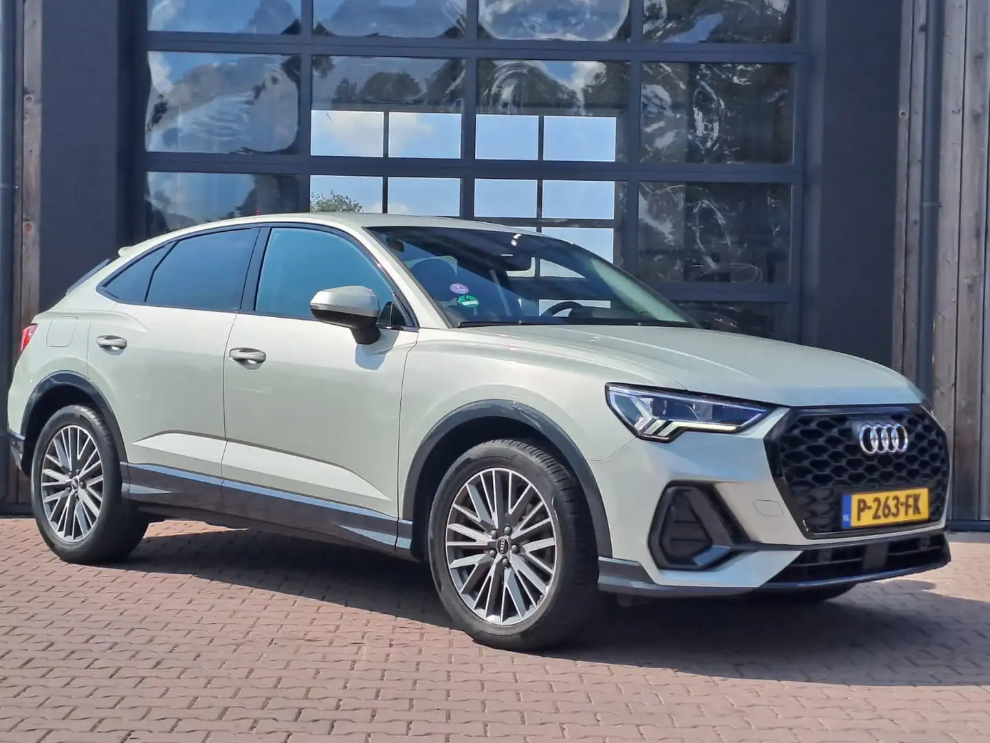 Audi Q3 Sportback 35 TFSI S Edition | LED | Virtual | Keyl Grigio - 2